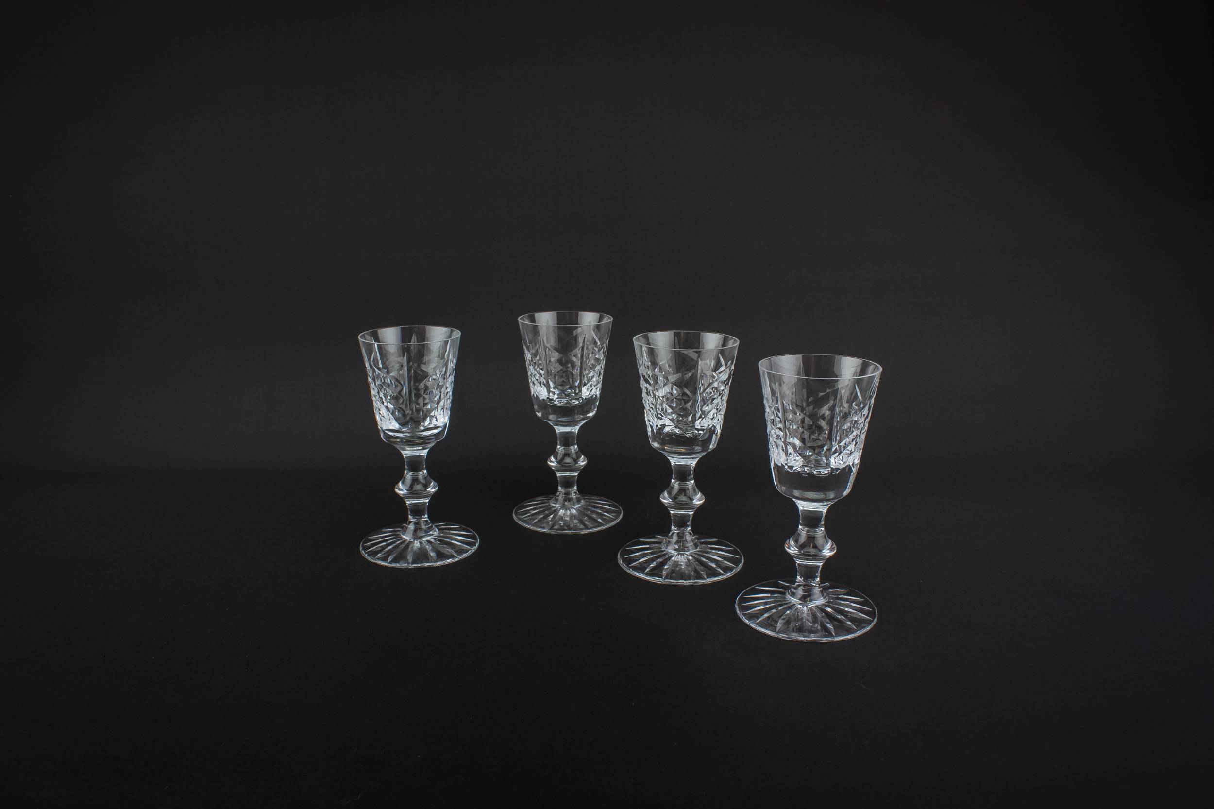 Retro Cut Crosshatch — 4 cut glass shot glasses