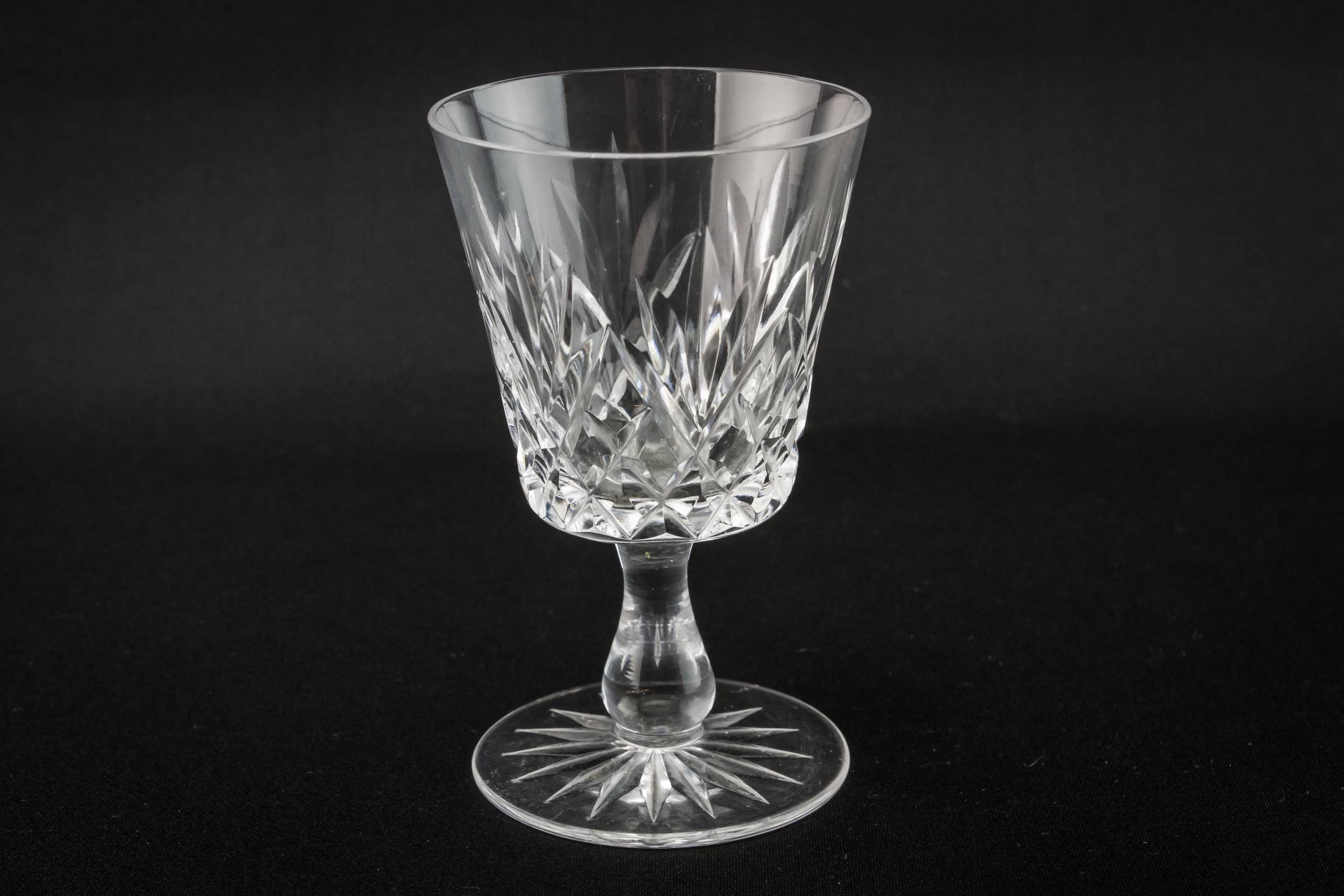 Cut Medium Kitchen — 4 medium port glasses
