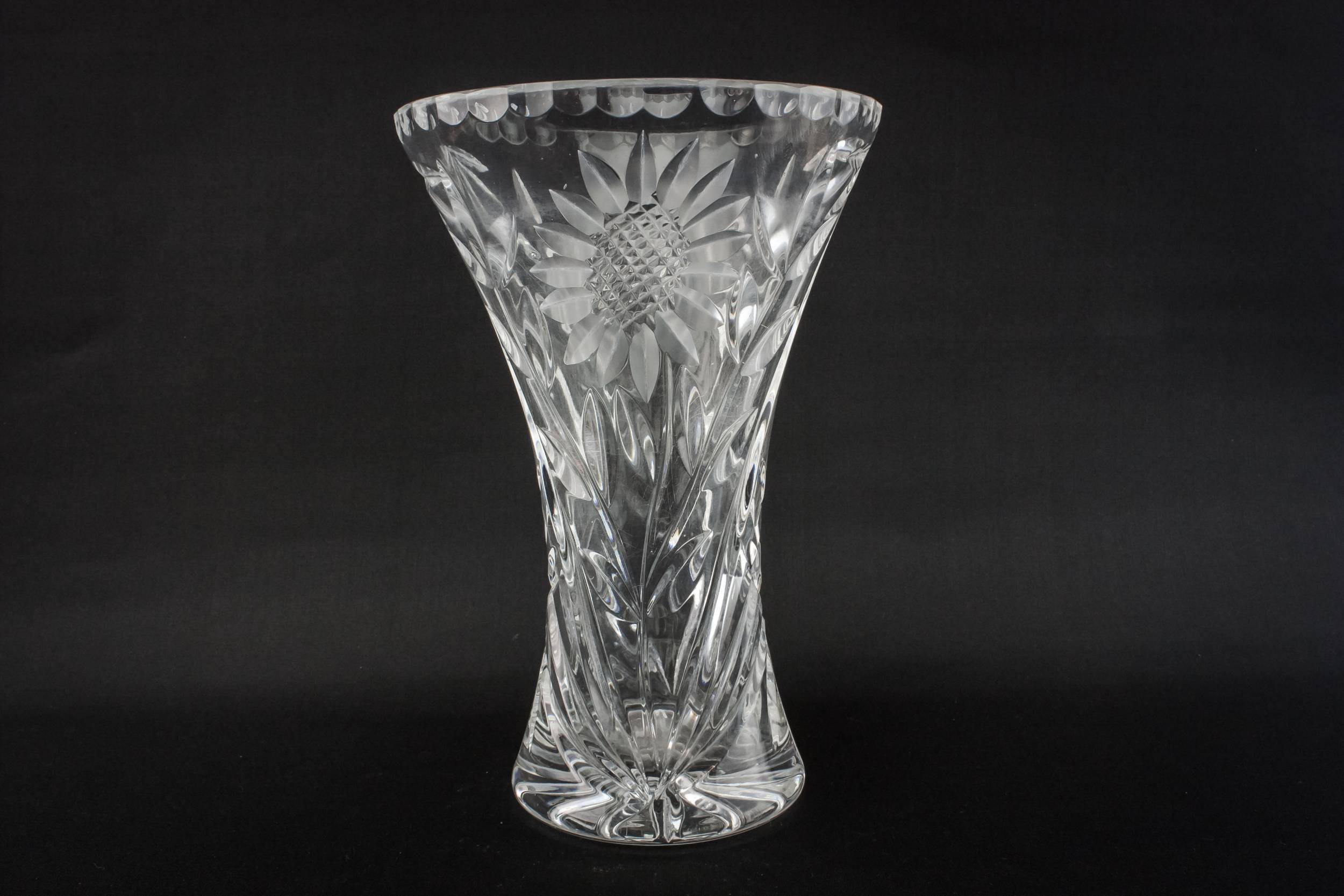 Classical Modernist Waisted — Glass Modernist vase 1