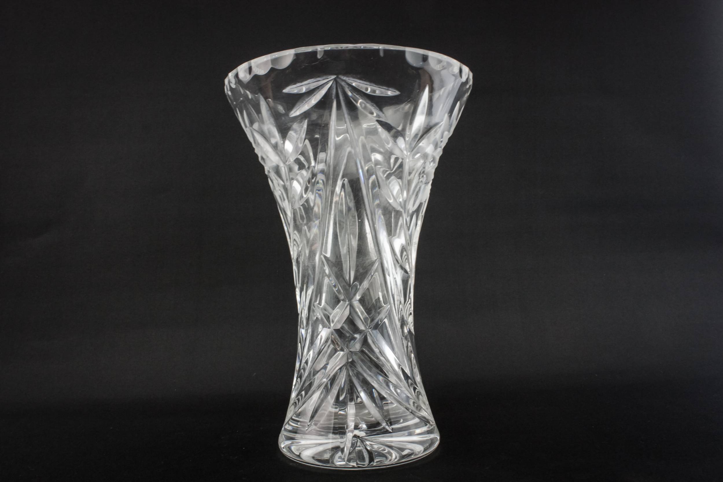 Classical Modernist Waisted — Glass Modernist vase 2
