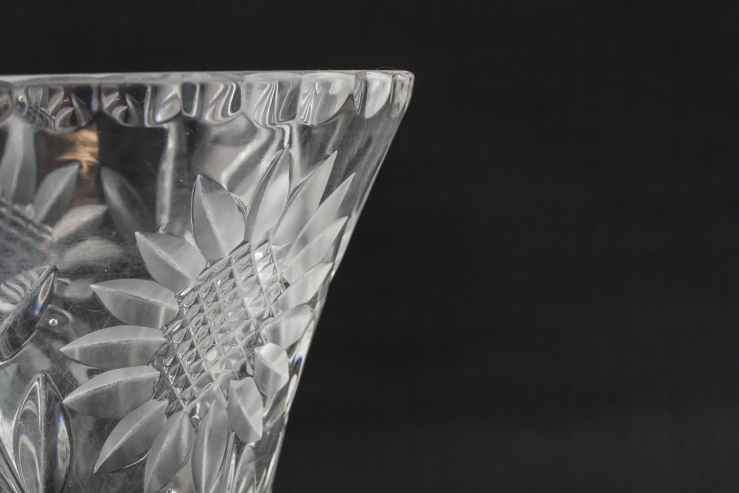 Classical Modernist Waisted — Glass Modernist vase 3