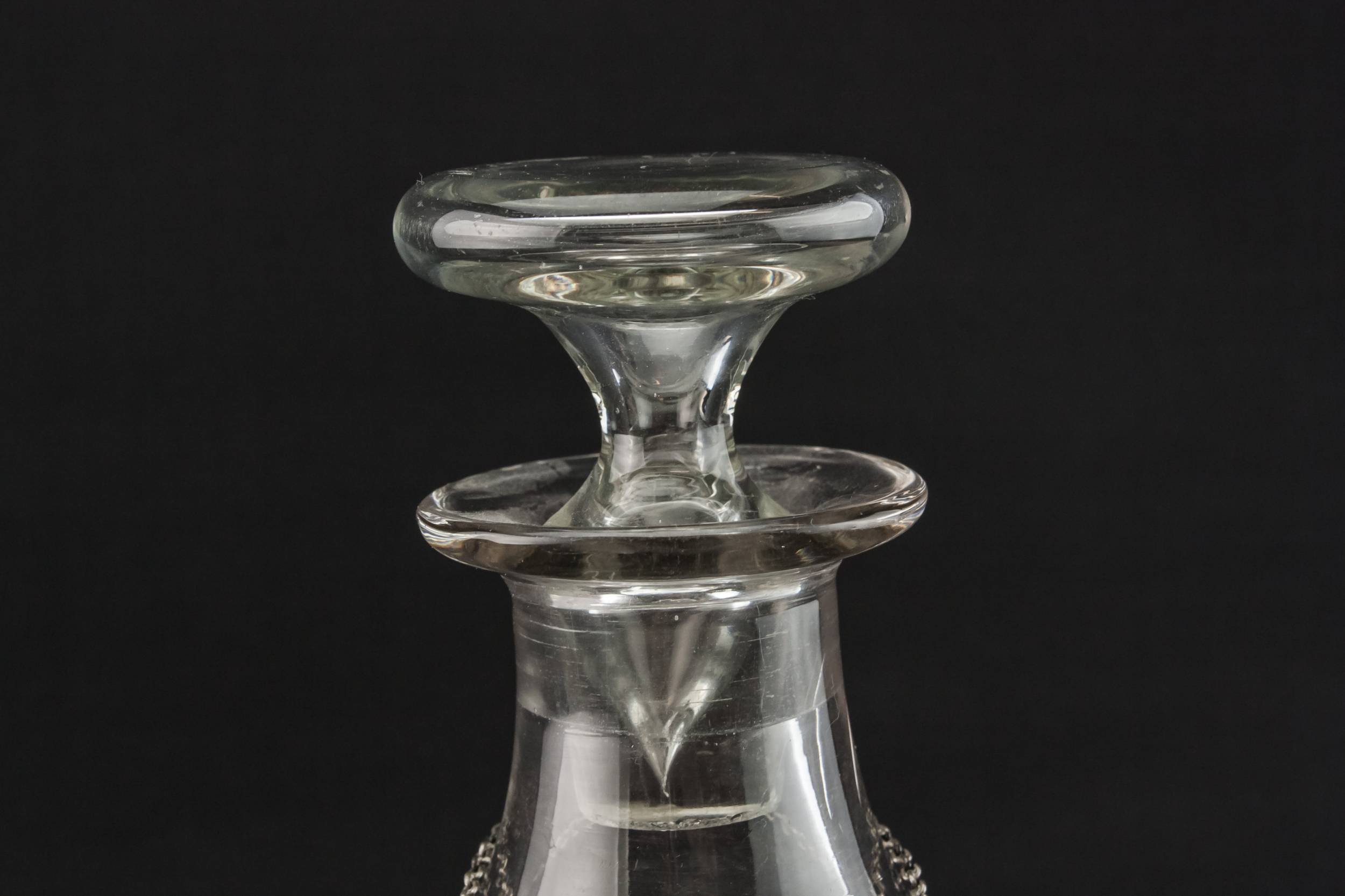 Blown Glass Vintage — Blown glass square decanter 2