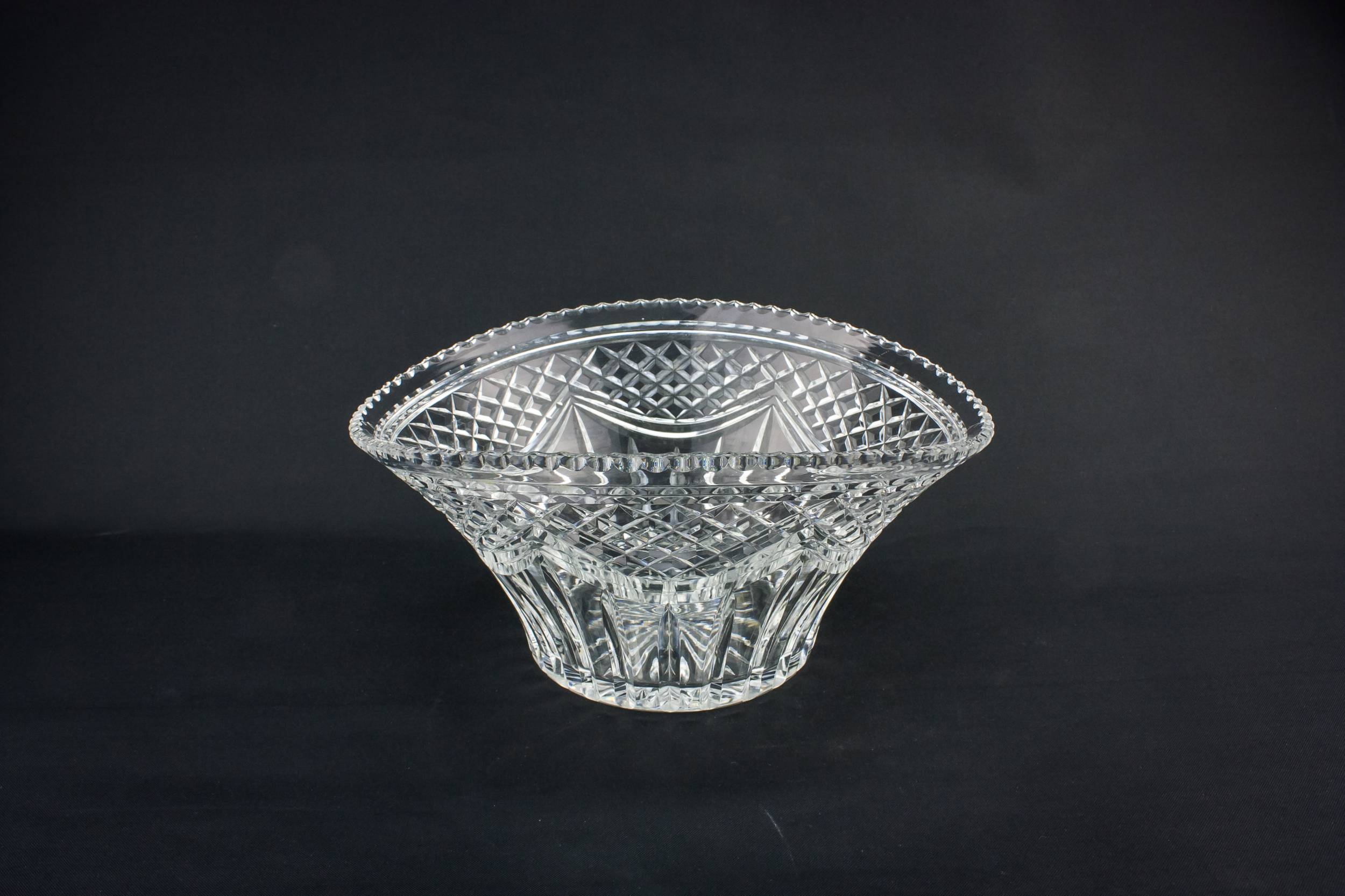 Elegant Retro Decorative — Retro glass bowl