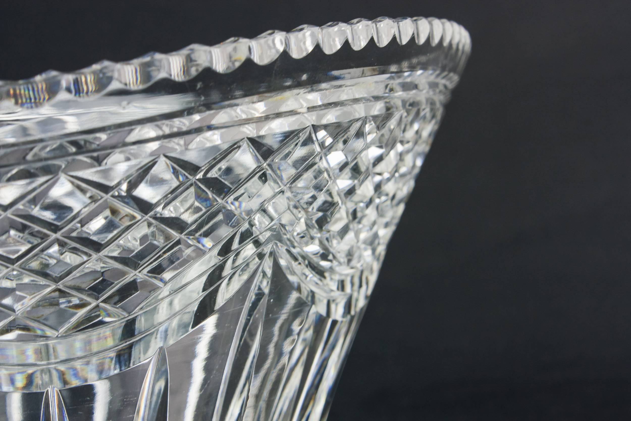 Elegant Retro Decorative — Retro glass bowl 4