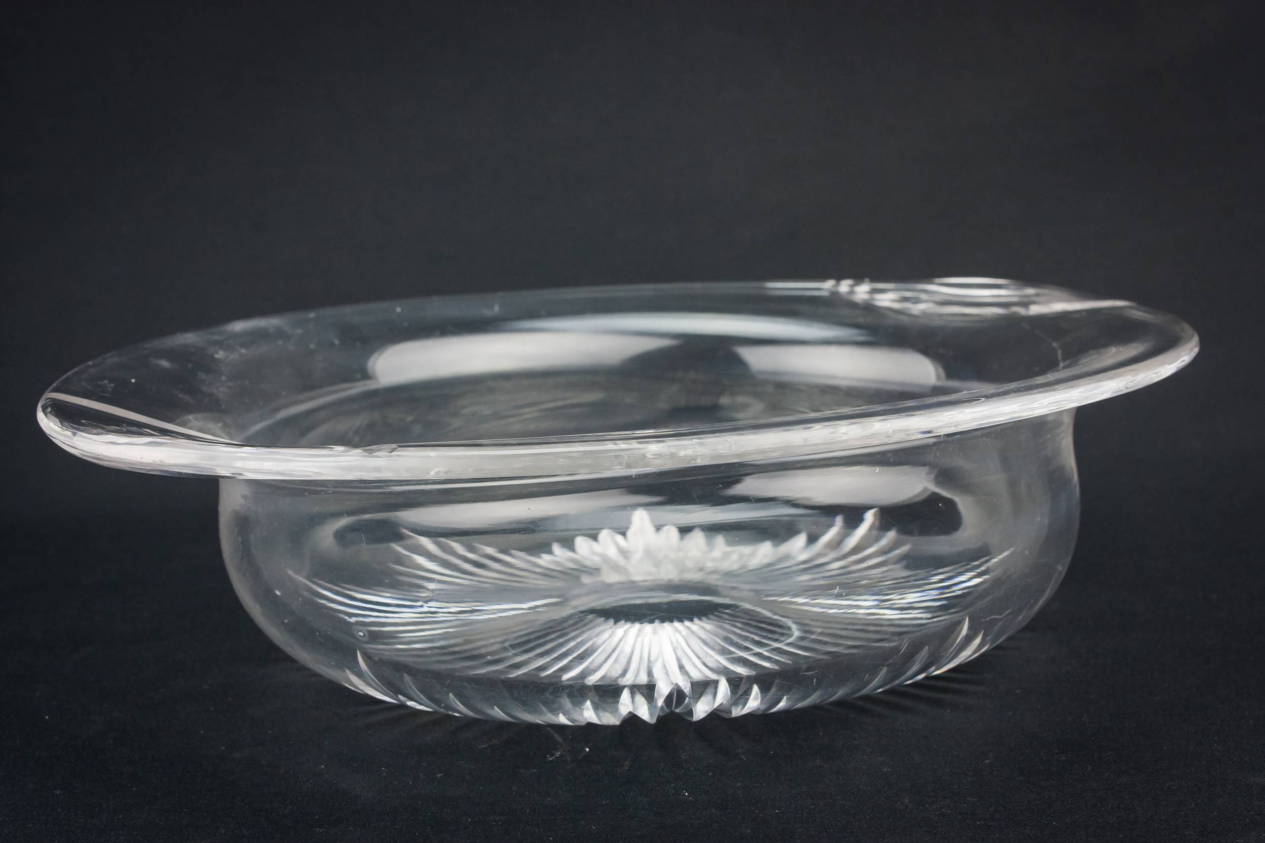 Classical Vintage Medium — Cut glass serving bowl 2