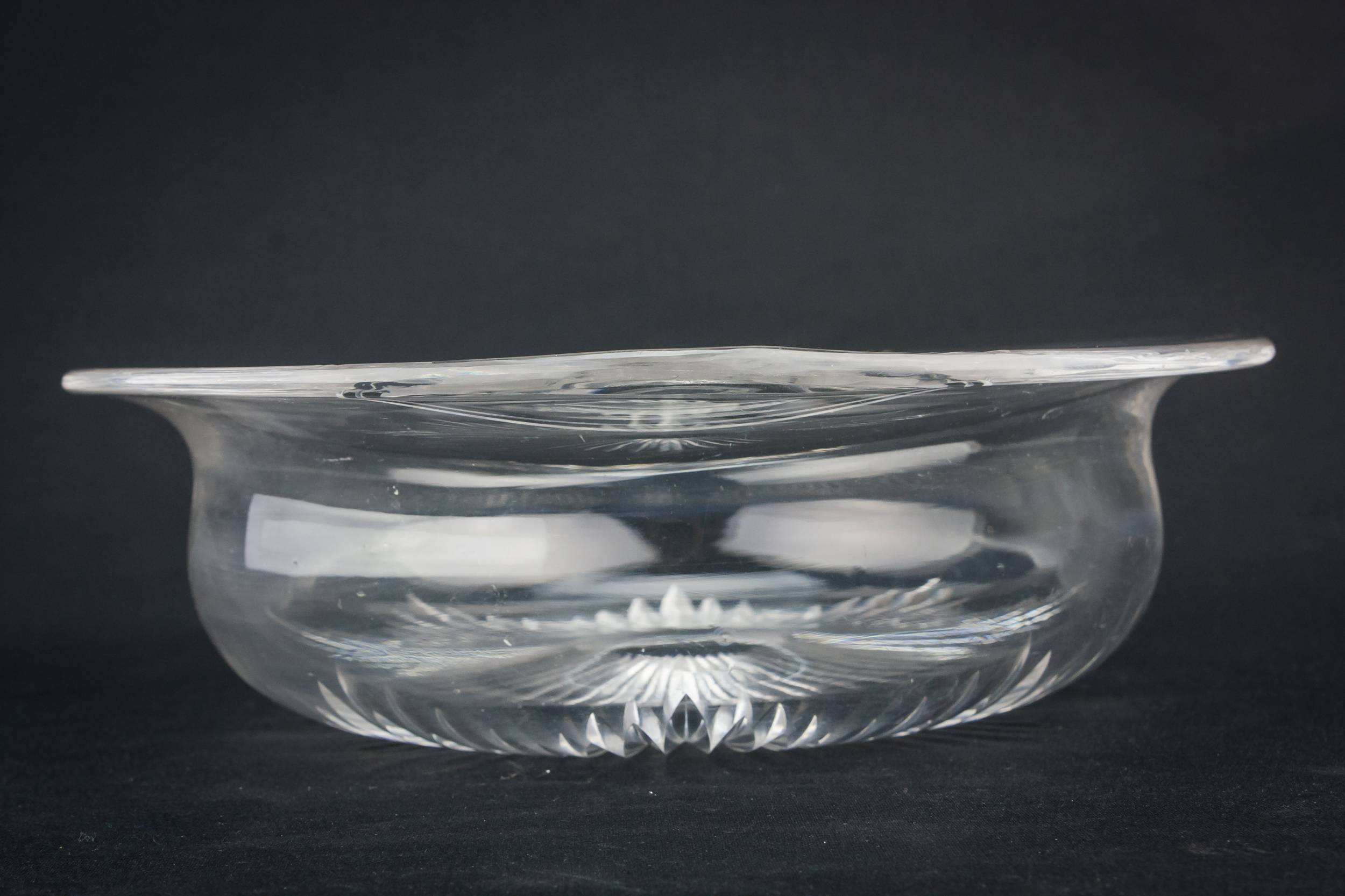 Classical Vintage Medium — Cut glass serving bowl 3