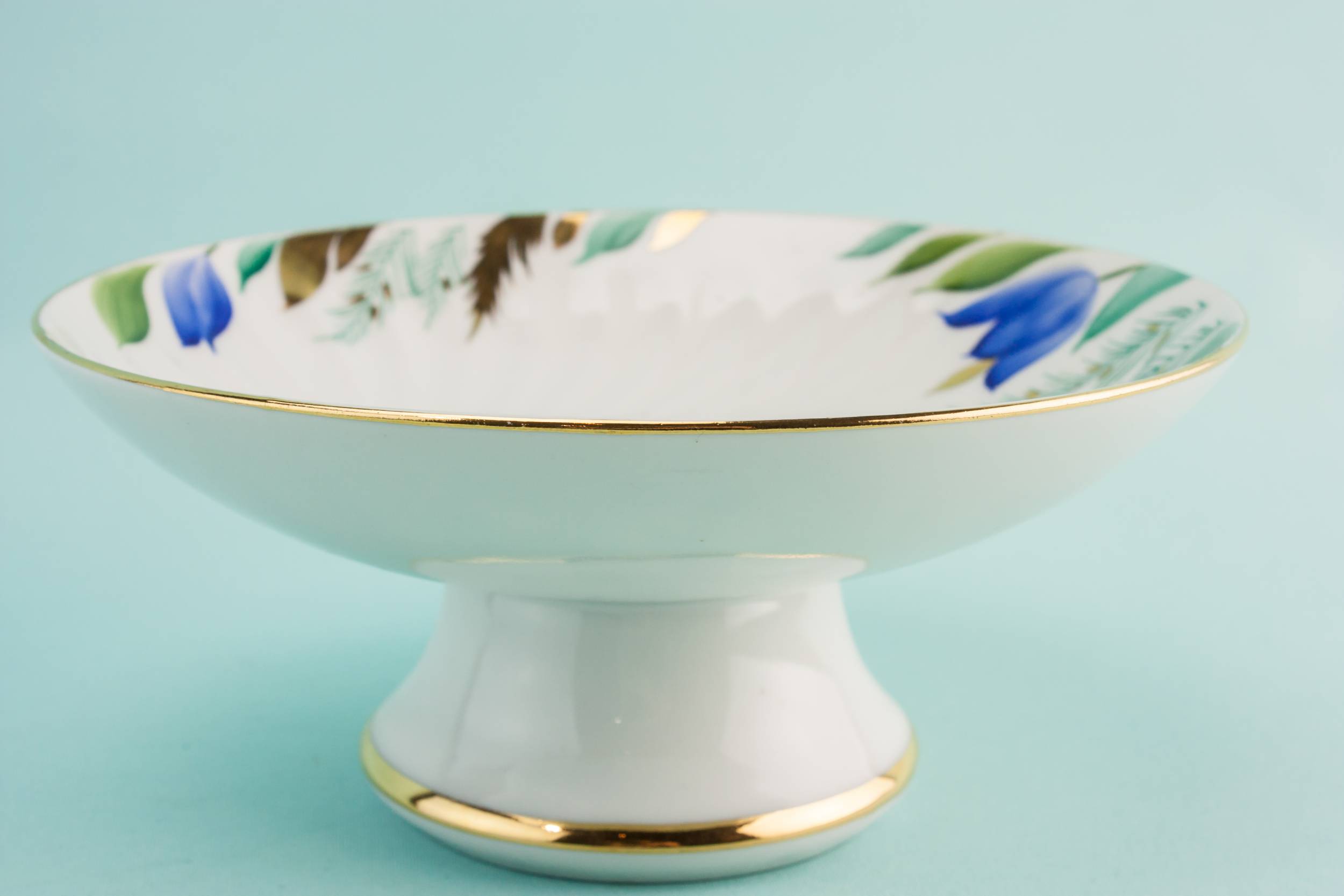 Elegant Vintage Floral — Retro porcelain serving bowl 3