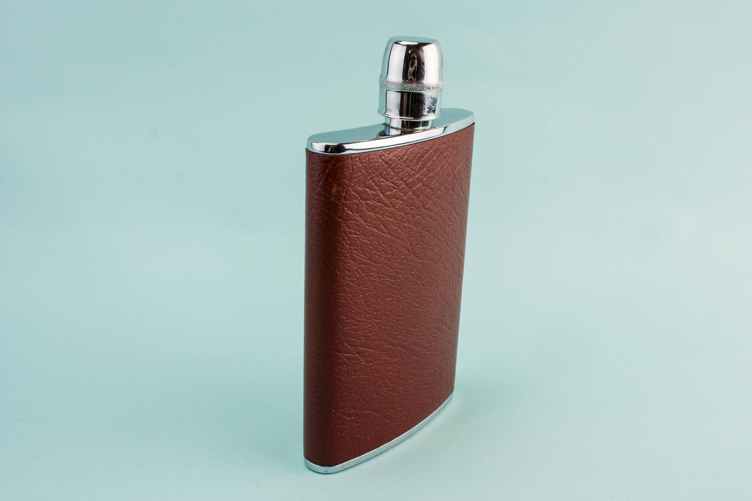 Retro Flask Wine — Pocket flask 1