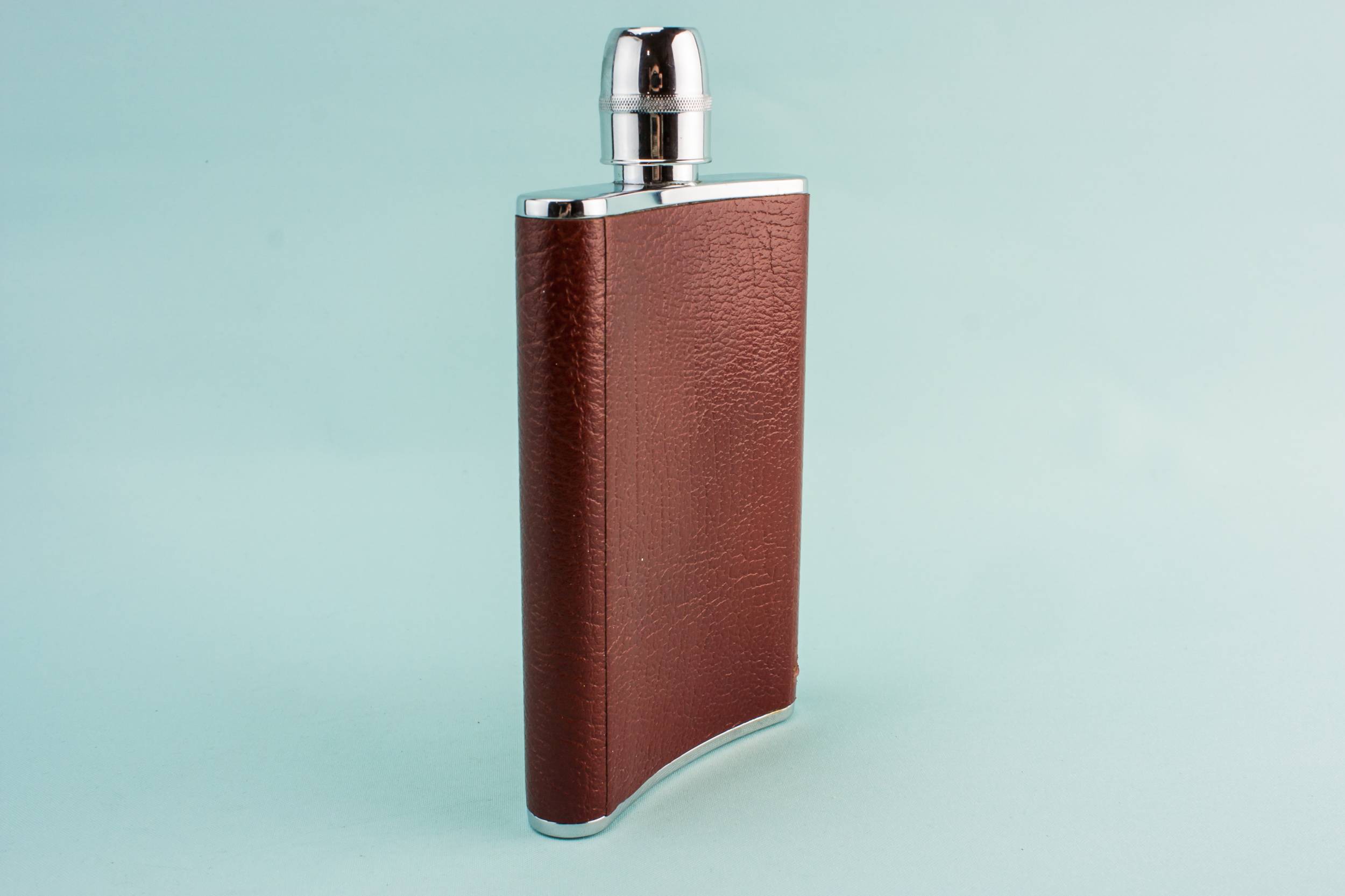 Retro Flask Wine — Pocket flask 2