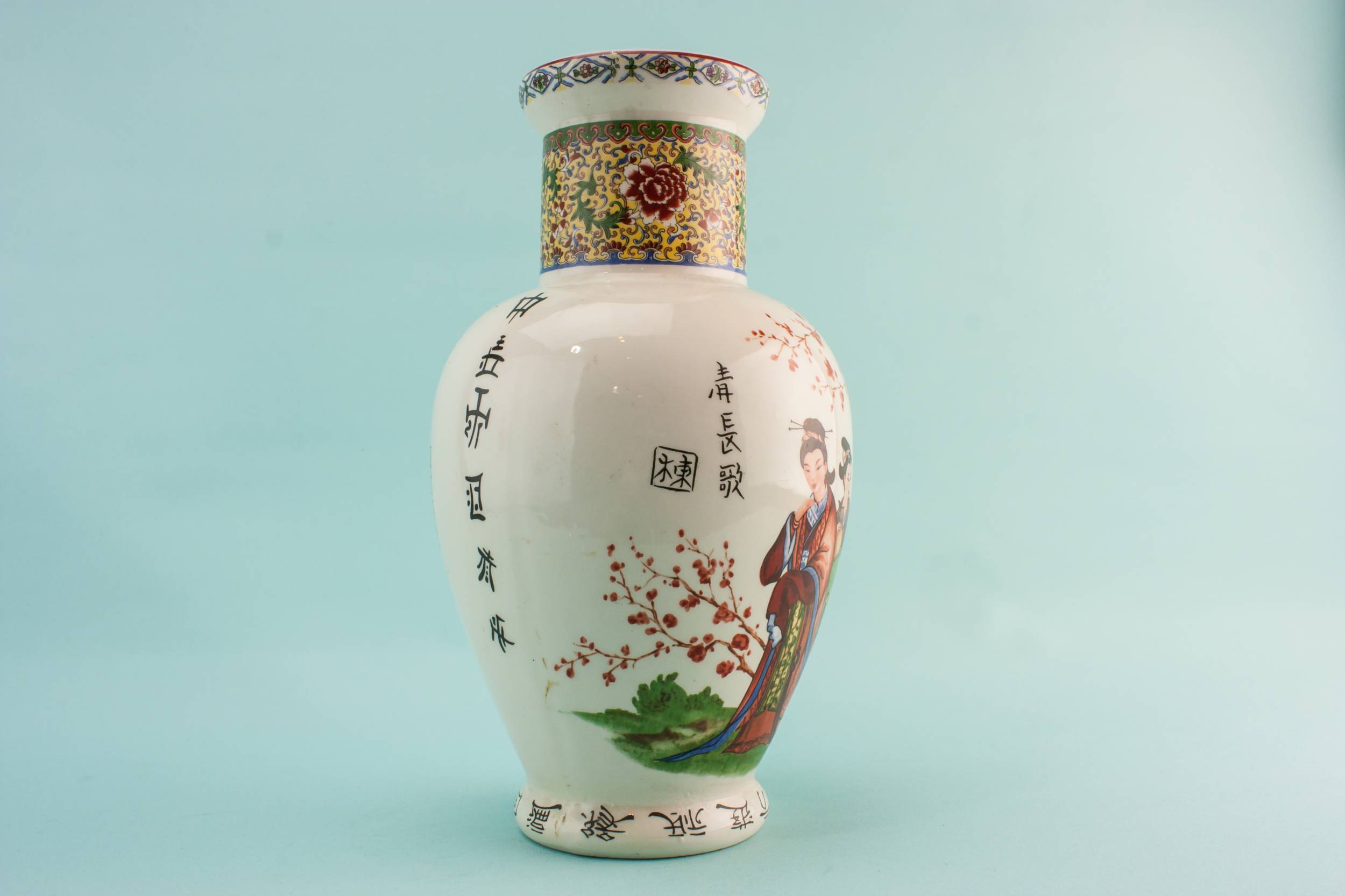 Charming Famille Verte — Tall porcelain vase 3
