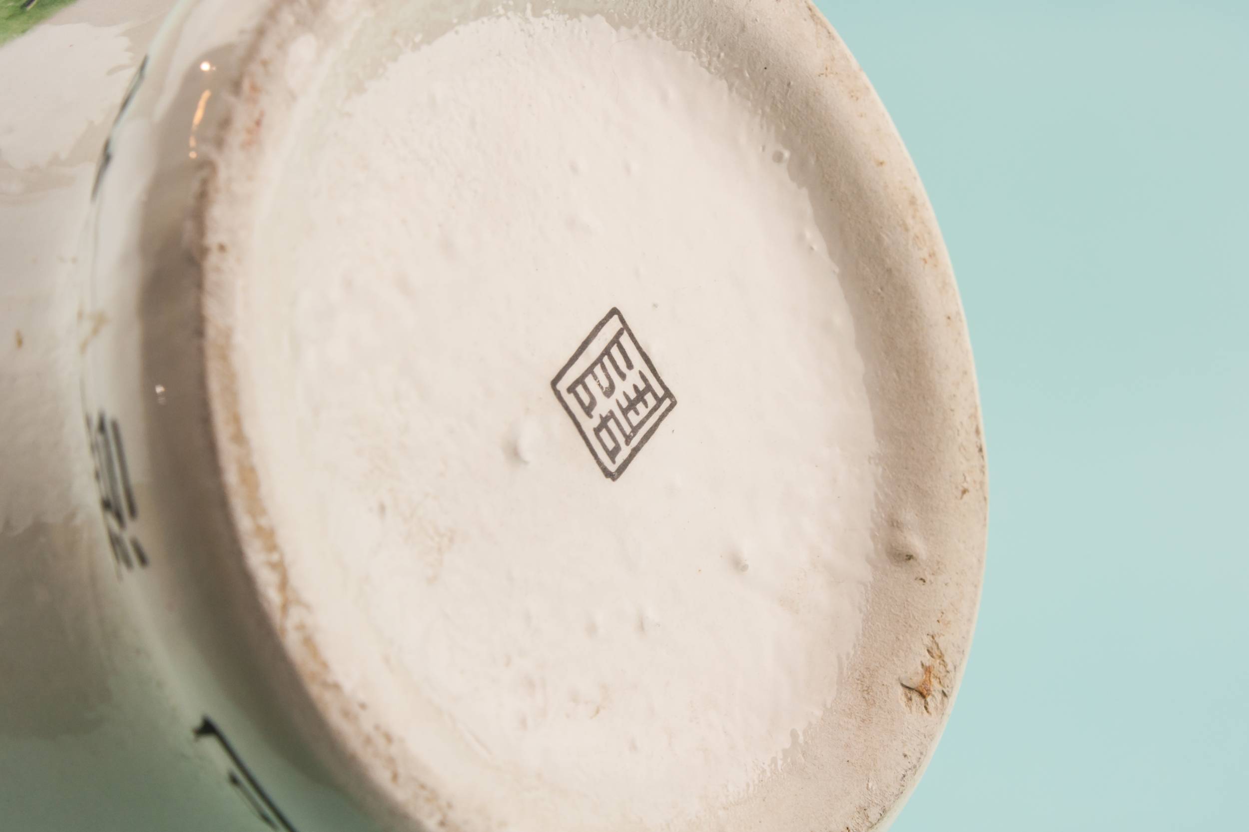 Charming Famille Verte — Tall porcelain vase 5