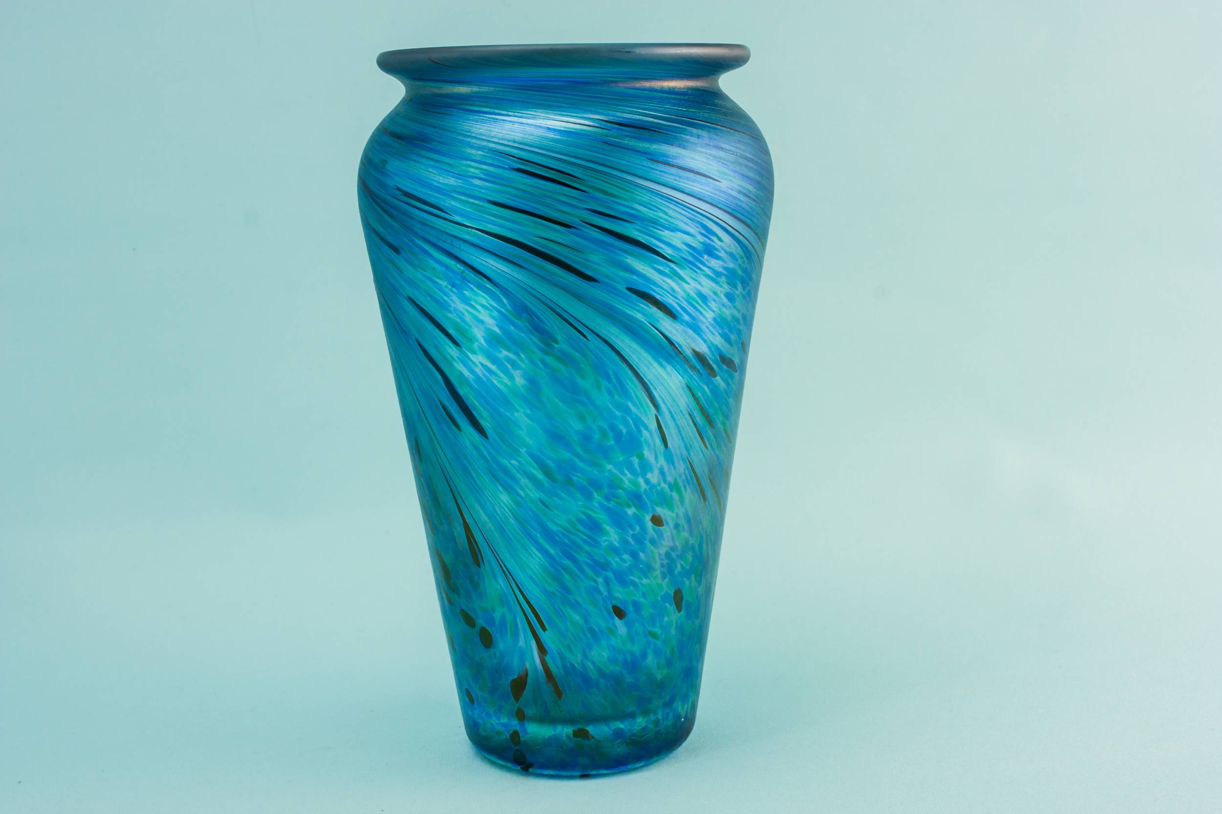 Crystal Vintage Medium — Modernist glass vase 1