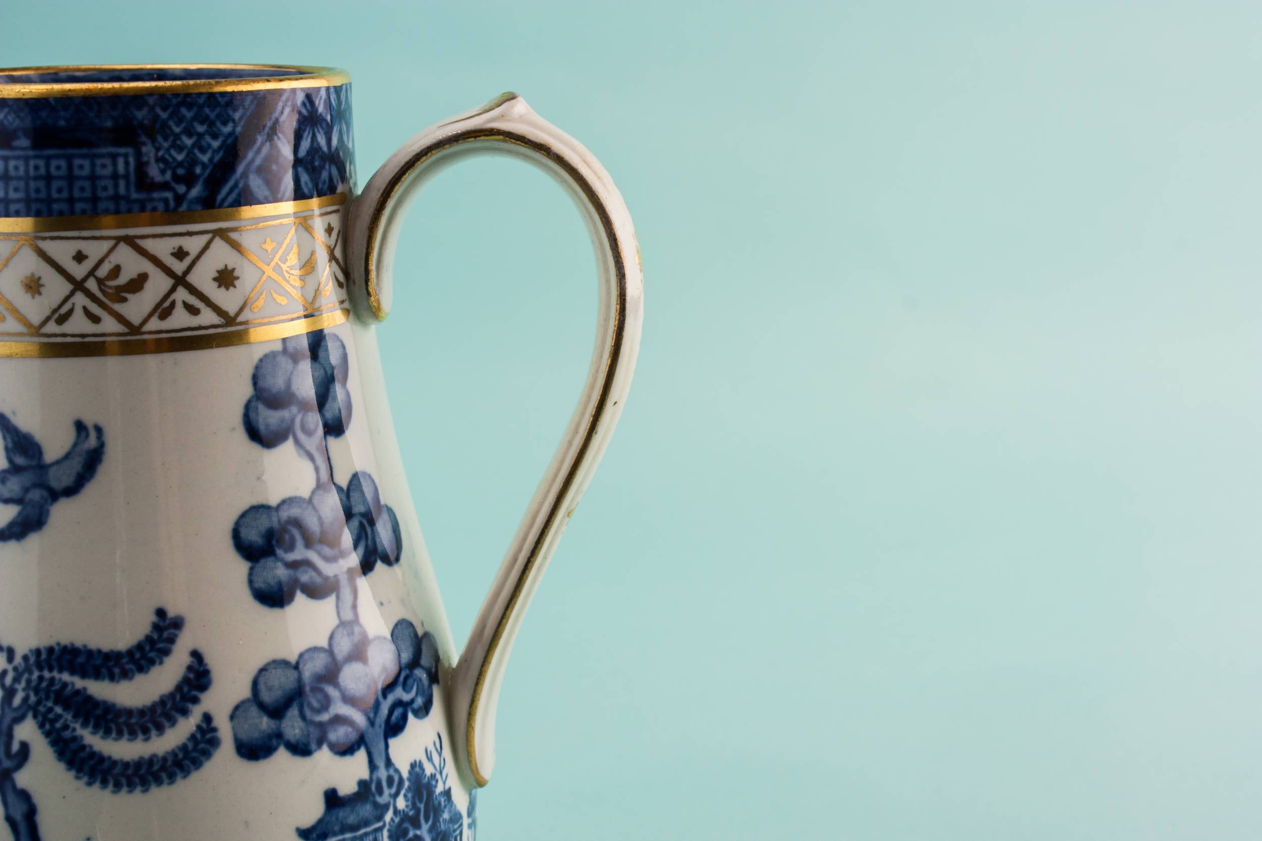 Blue And White — Willow water jug 3