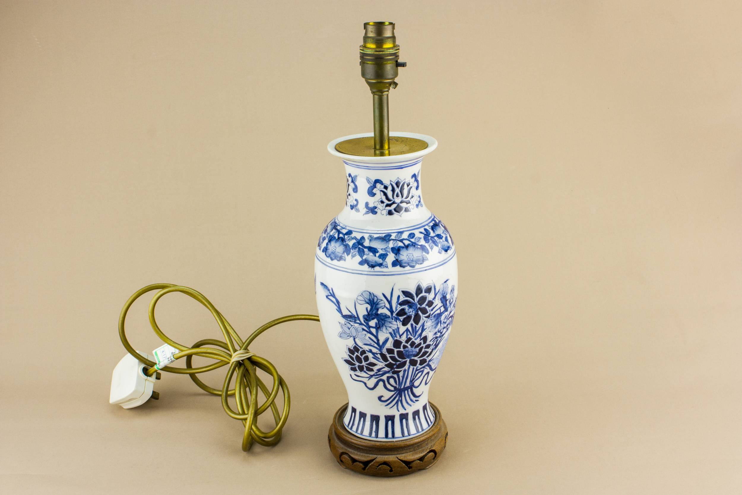 Attractive Porcelain LAMP — Floral porcelain lamp