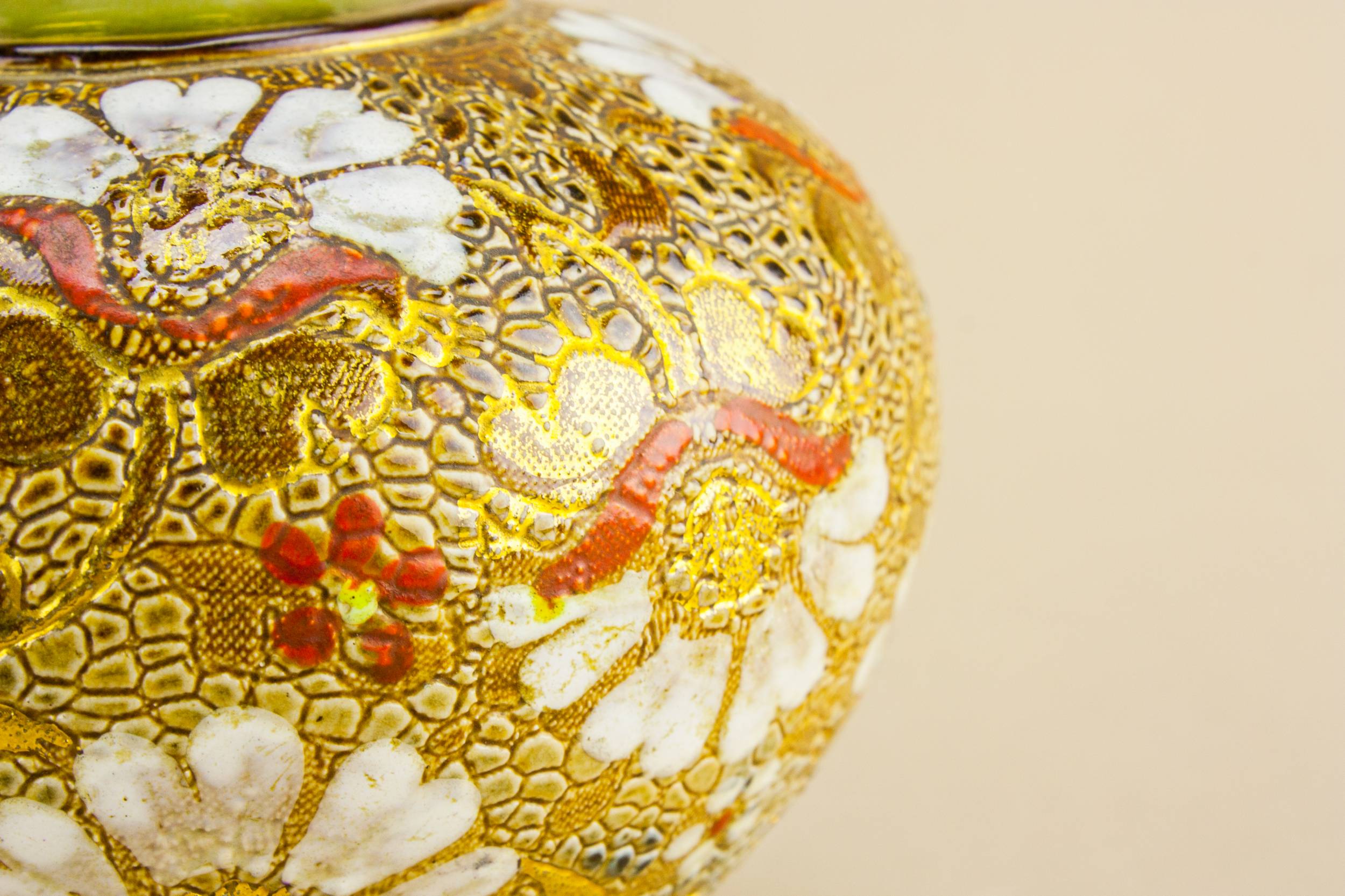 Antique Elegant Floral — Royal Doulton stoneware vase 3