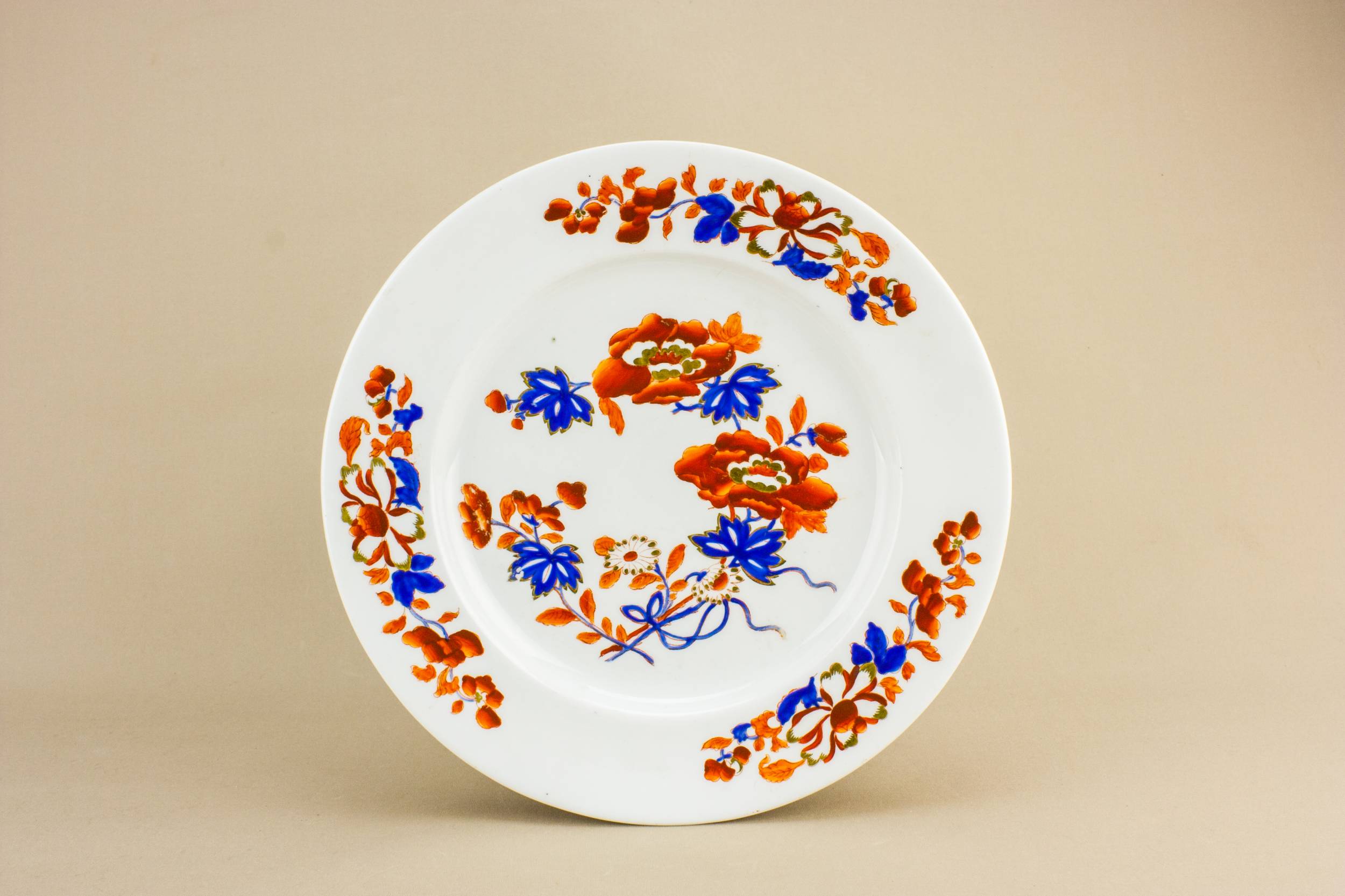 Georgian Classical Worcester — Georgian pottery dinner plate