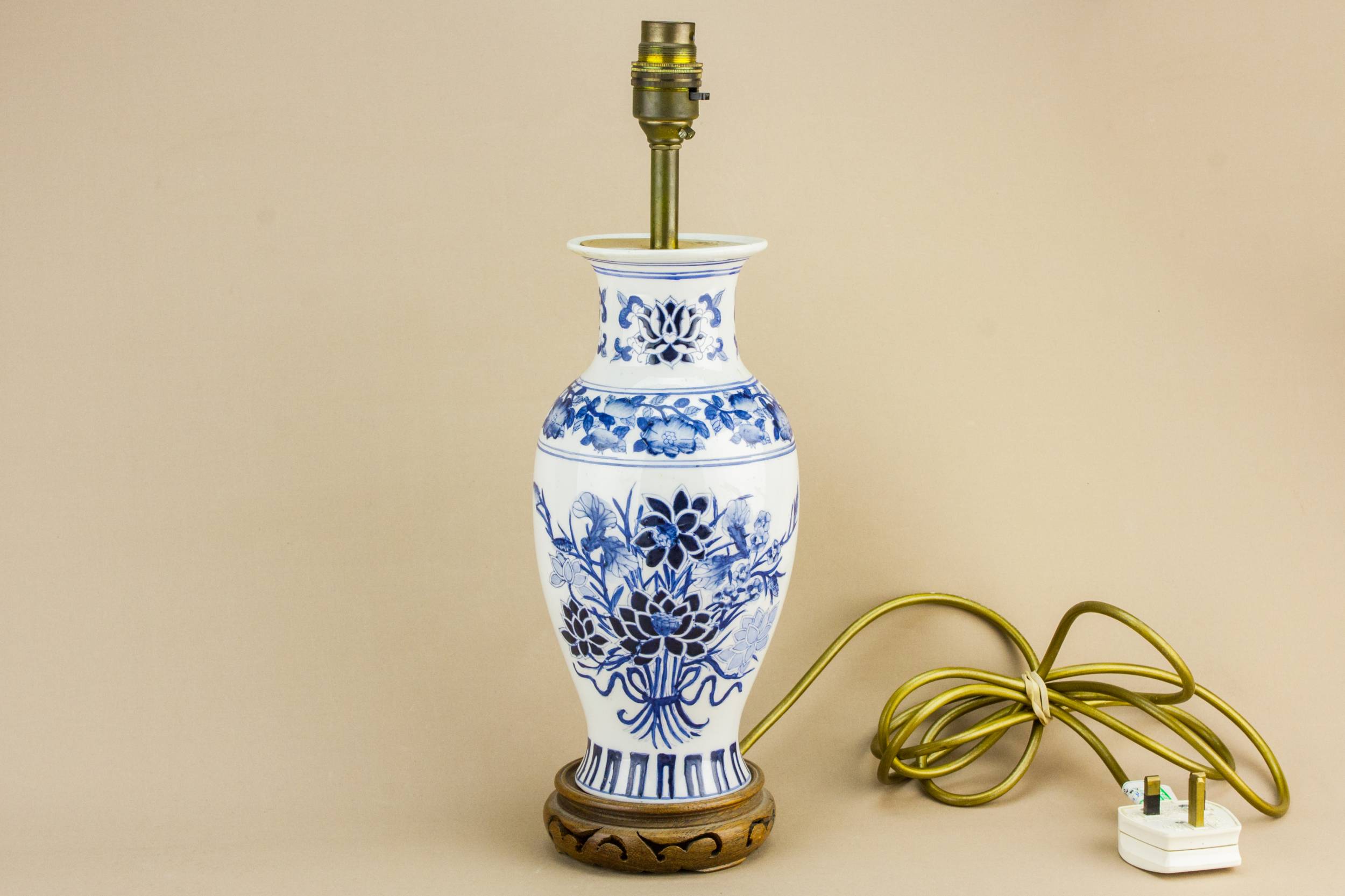 Attractive Porcelain LAMP — Floral porcelain lamp 3