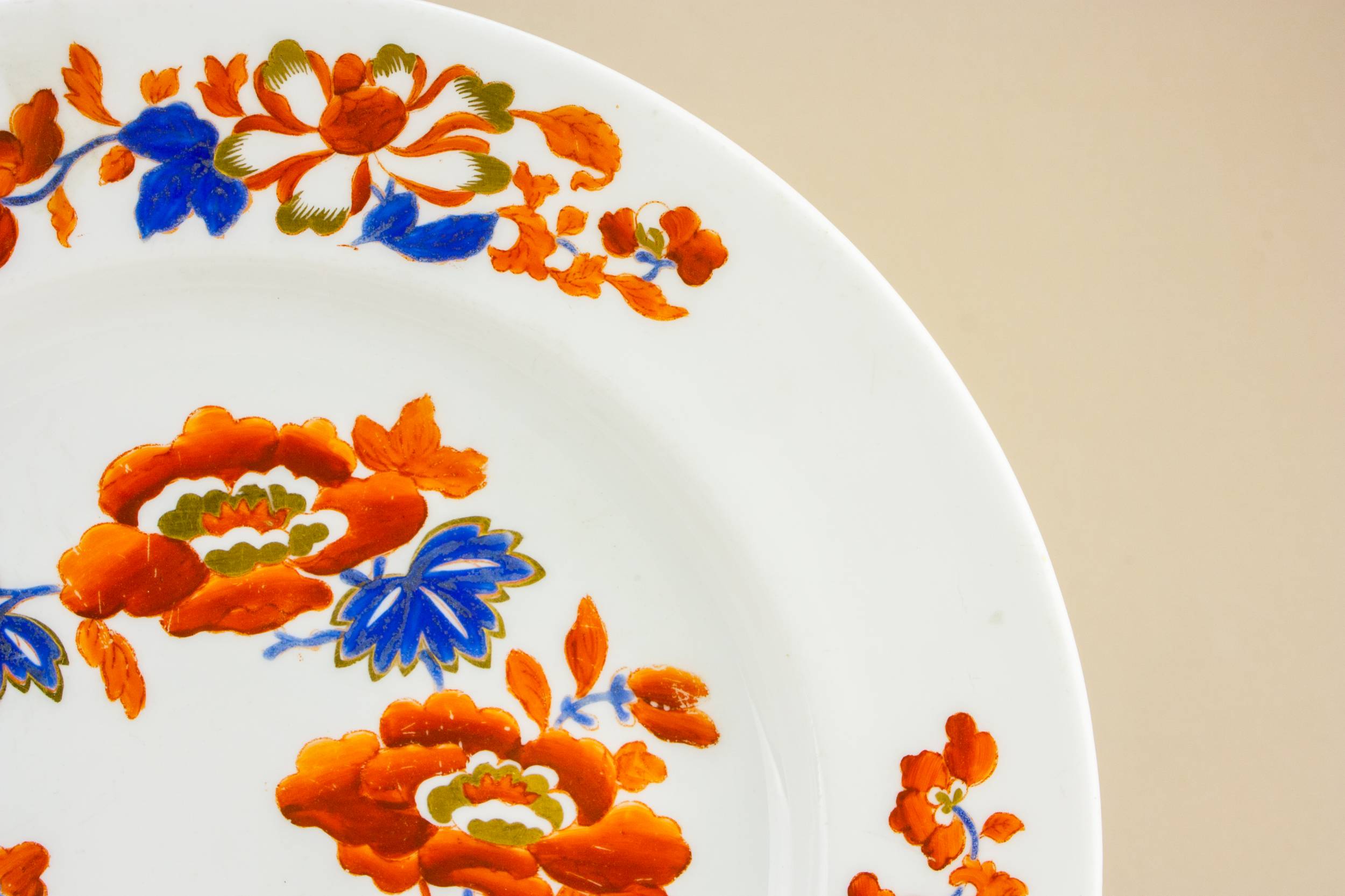 Red Antique Floral — Georgian pottery dinner plate 1