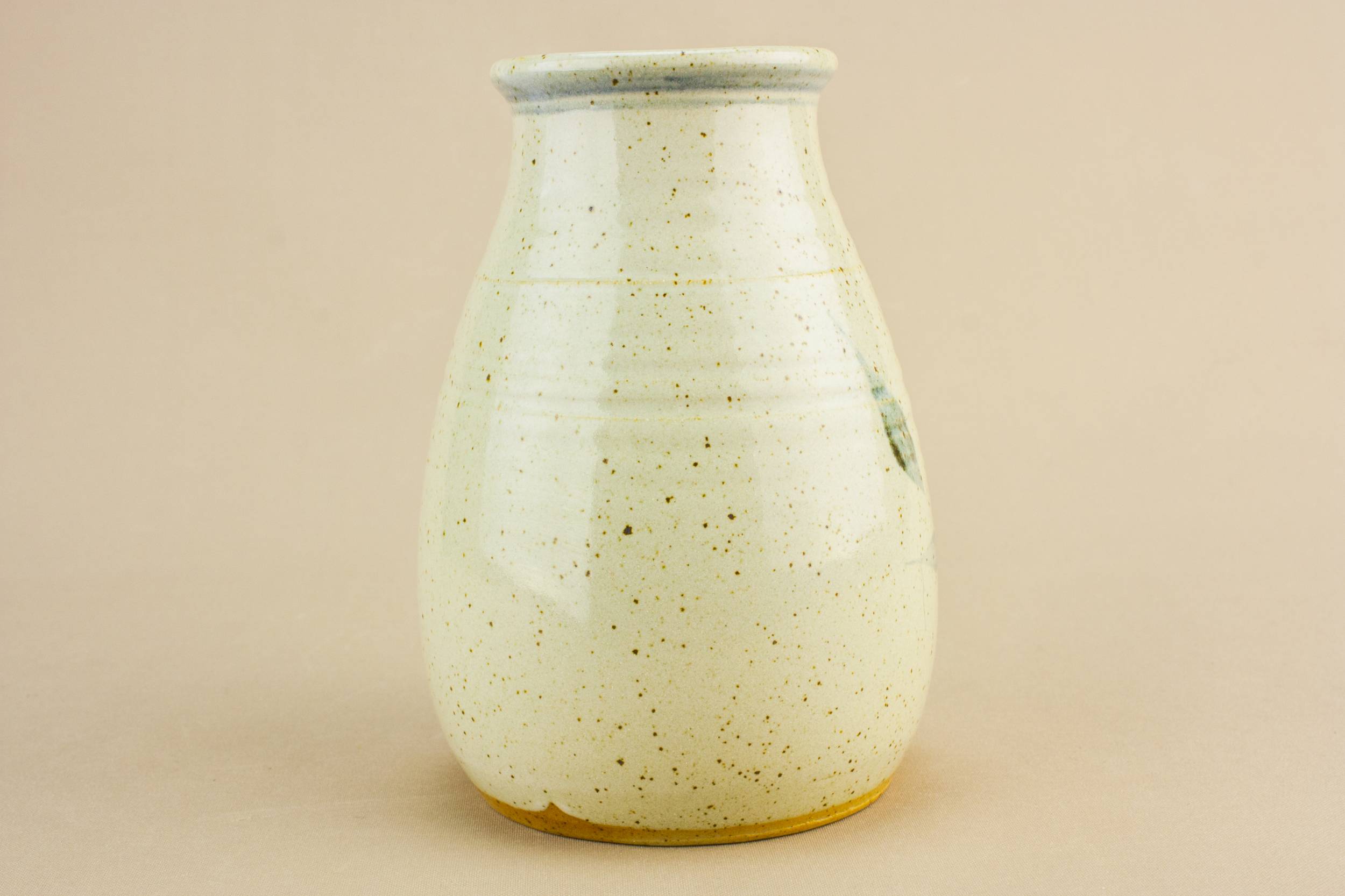 Charming Retro Floral — Grey pottery vase 2