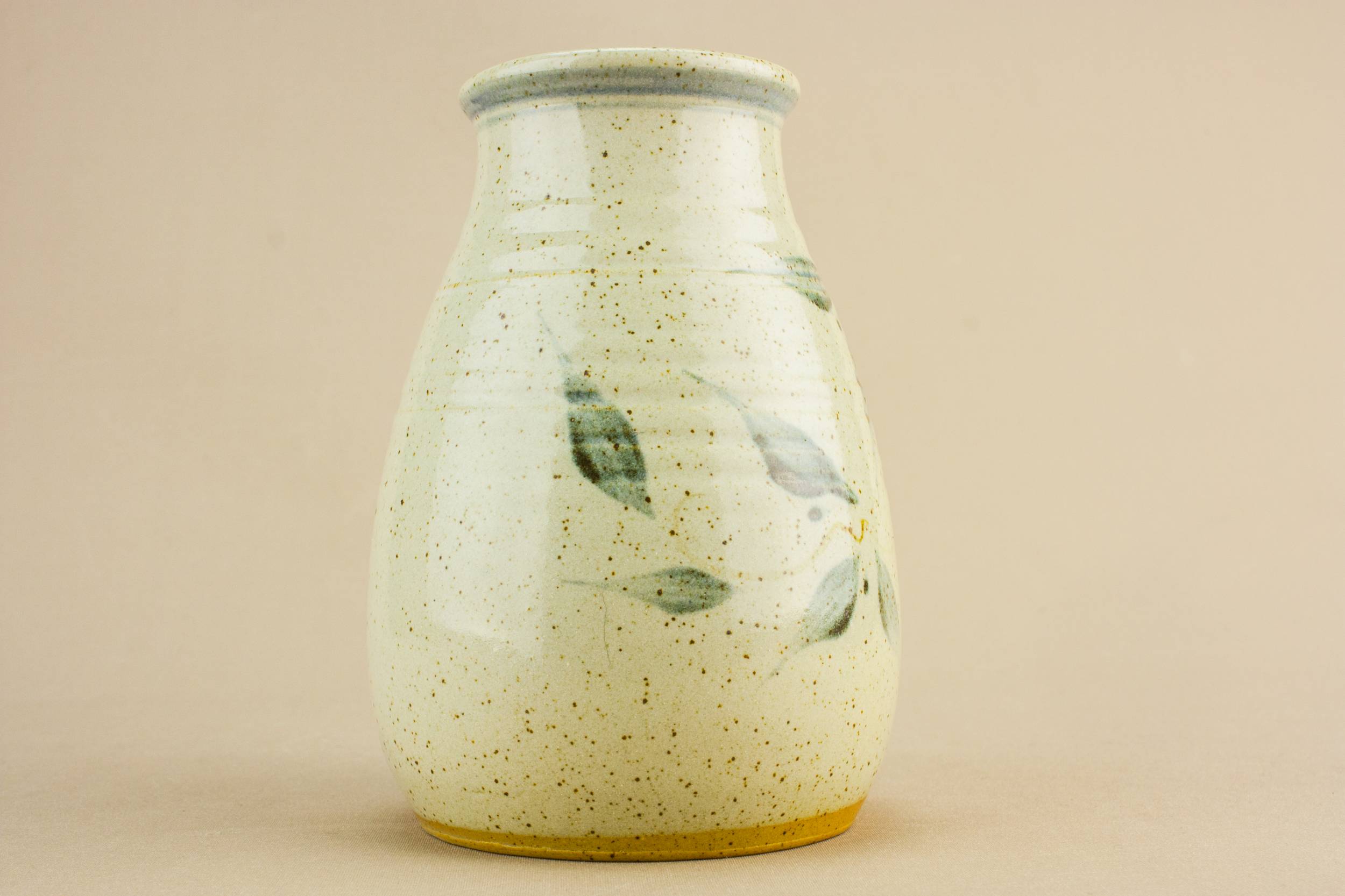 Charming Retro Floral — Grey pottery vase 3