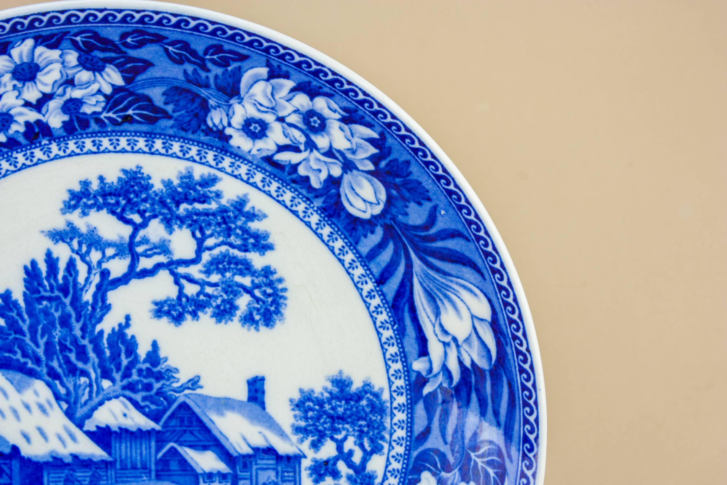 Spectacular Blue And — Wedgwood pottery serving dish 1