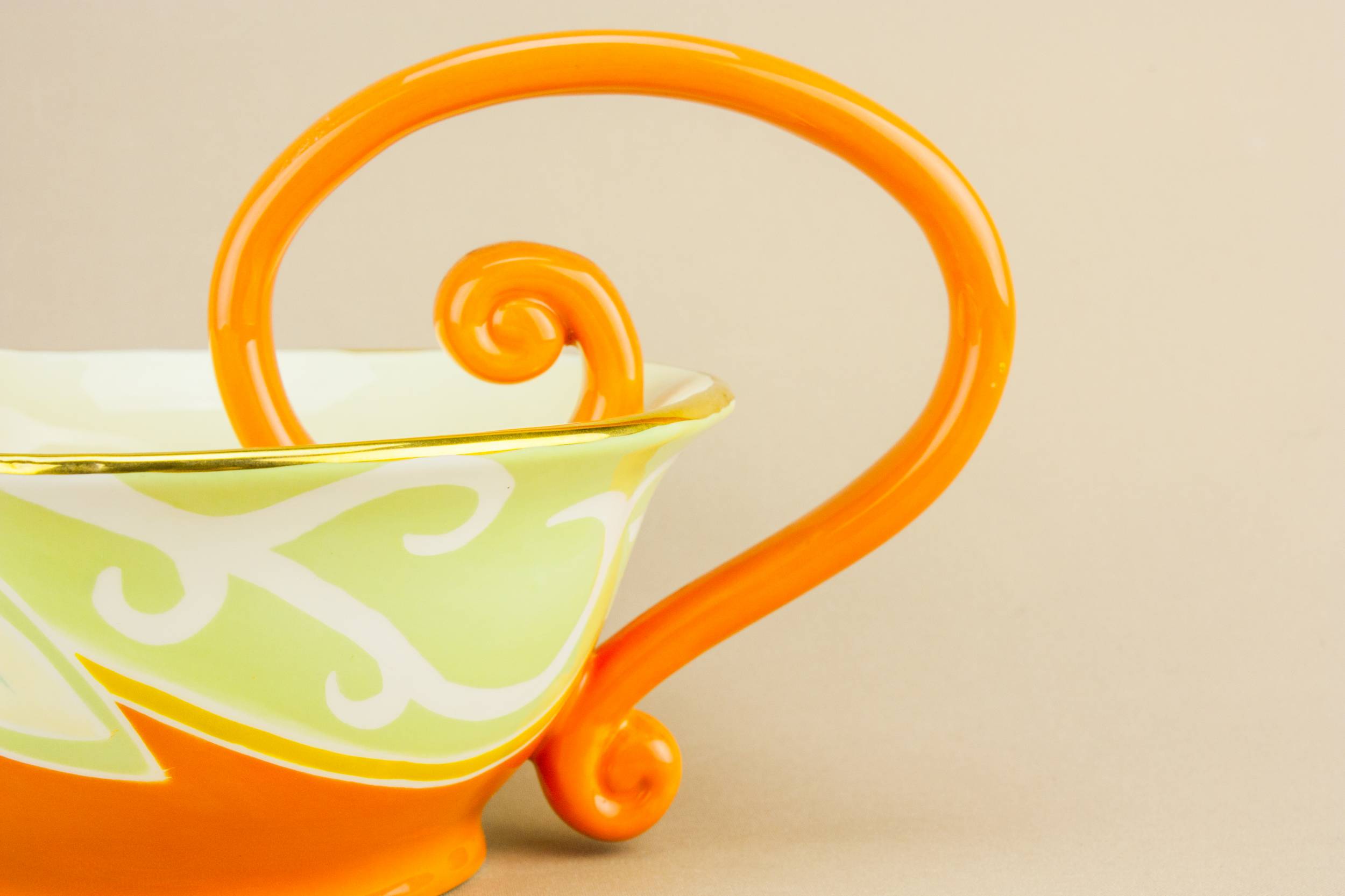 Bone China Vintage — Modernist creamer 3