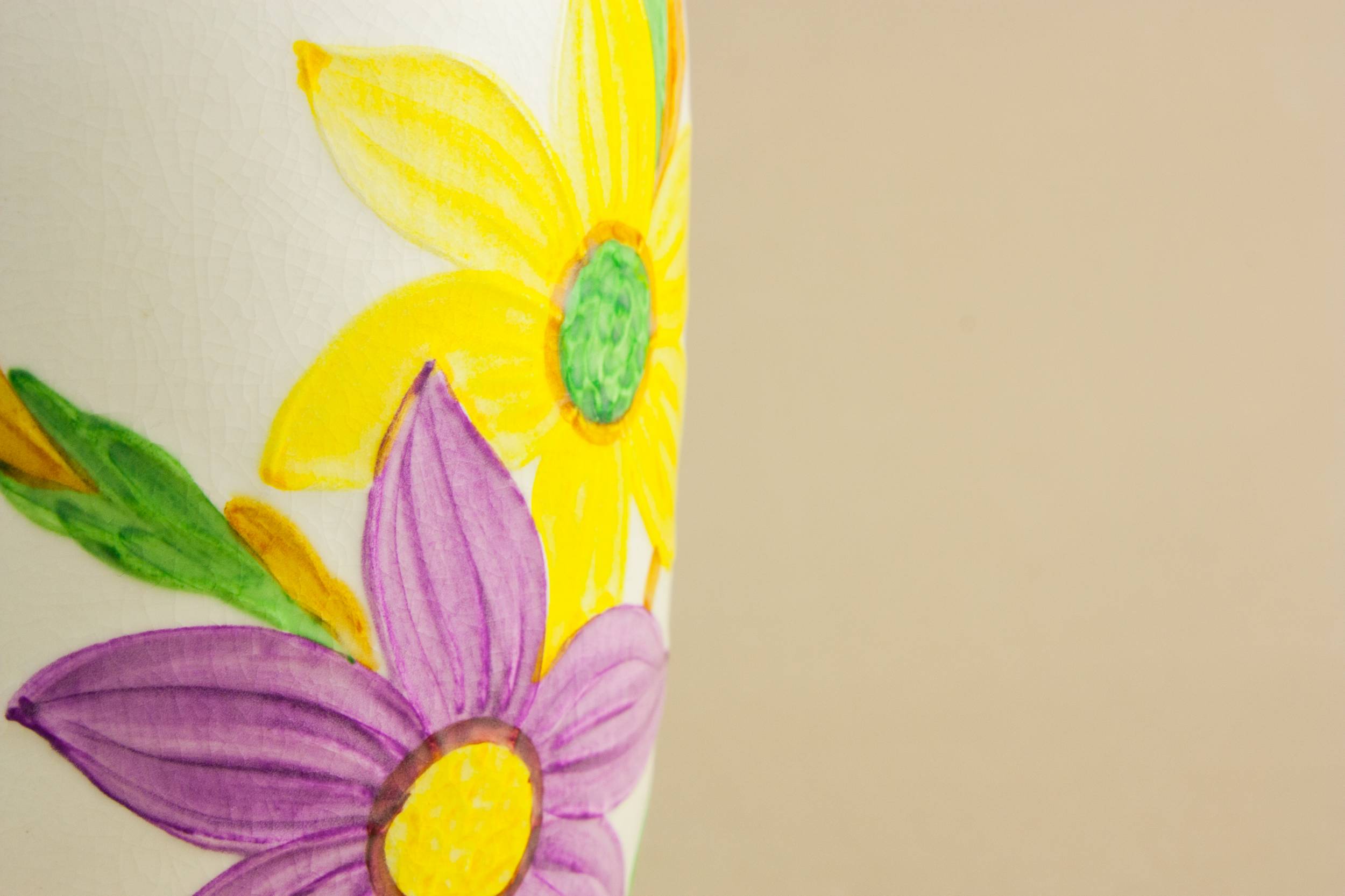 Mid-Century Modern Charming — Medium floral vase 3