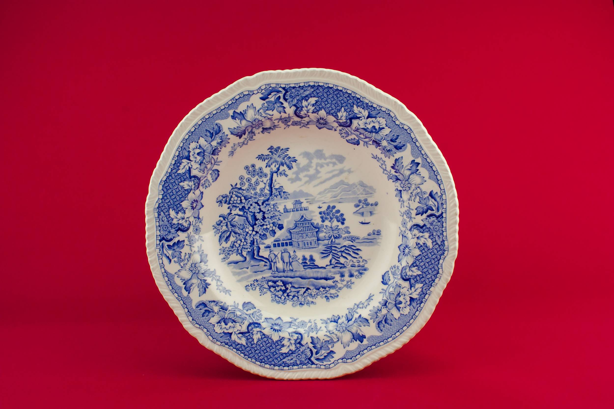 Pottery Blue And — Blue and white serving bowl