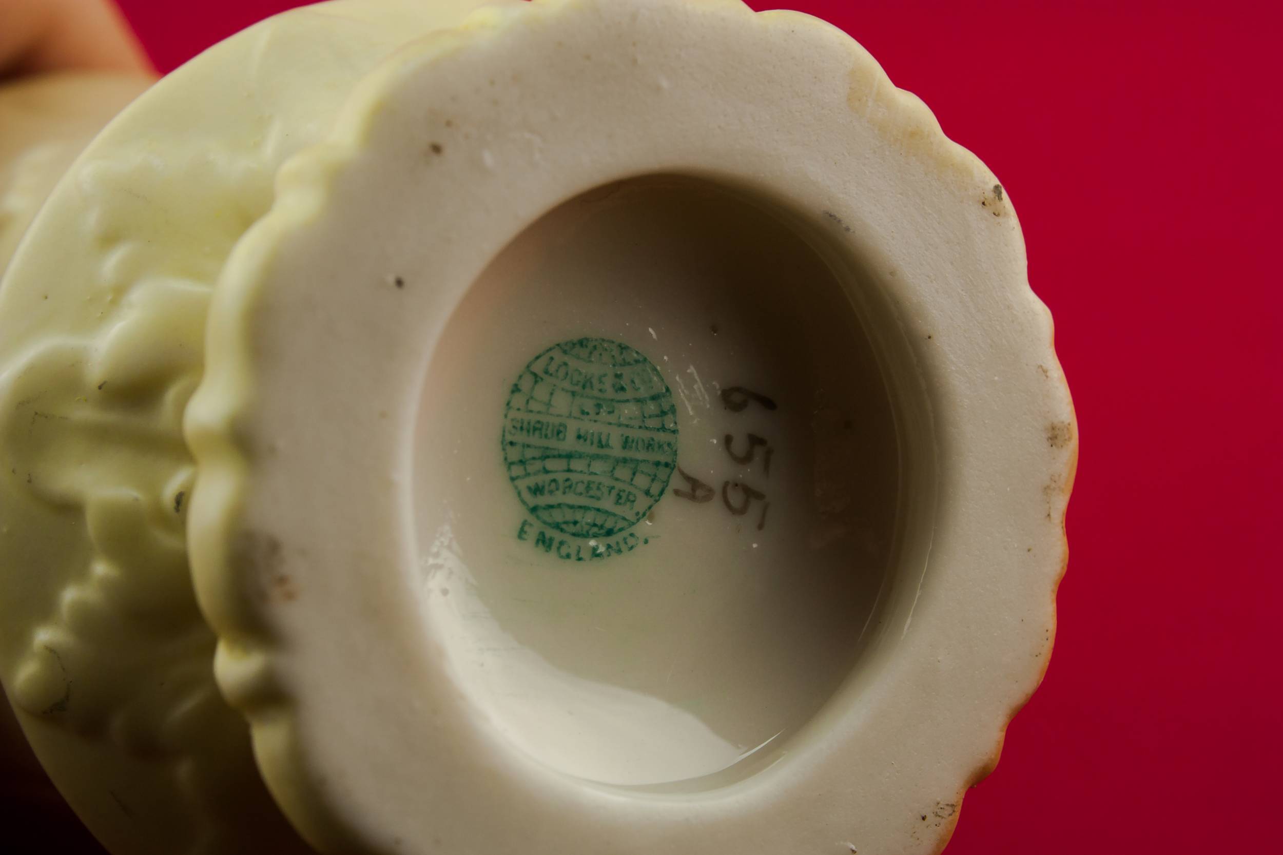 Antique Classical Locke — Medium sugar caster 3