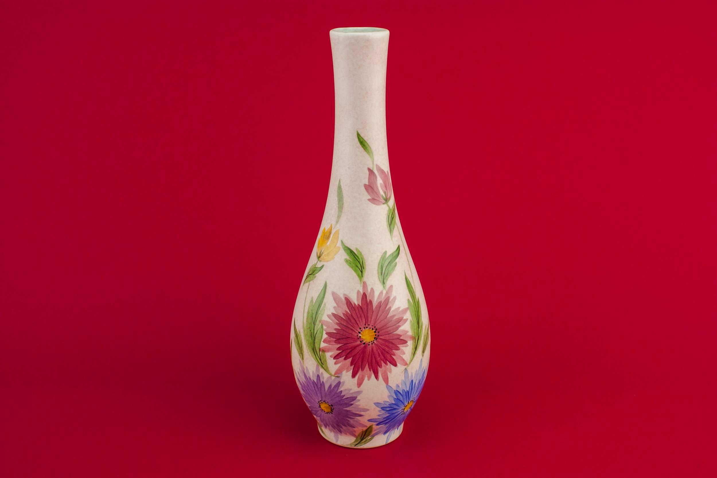 Cream Elegant Pottery — Tall baluster vase
