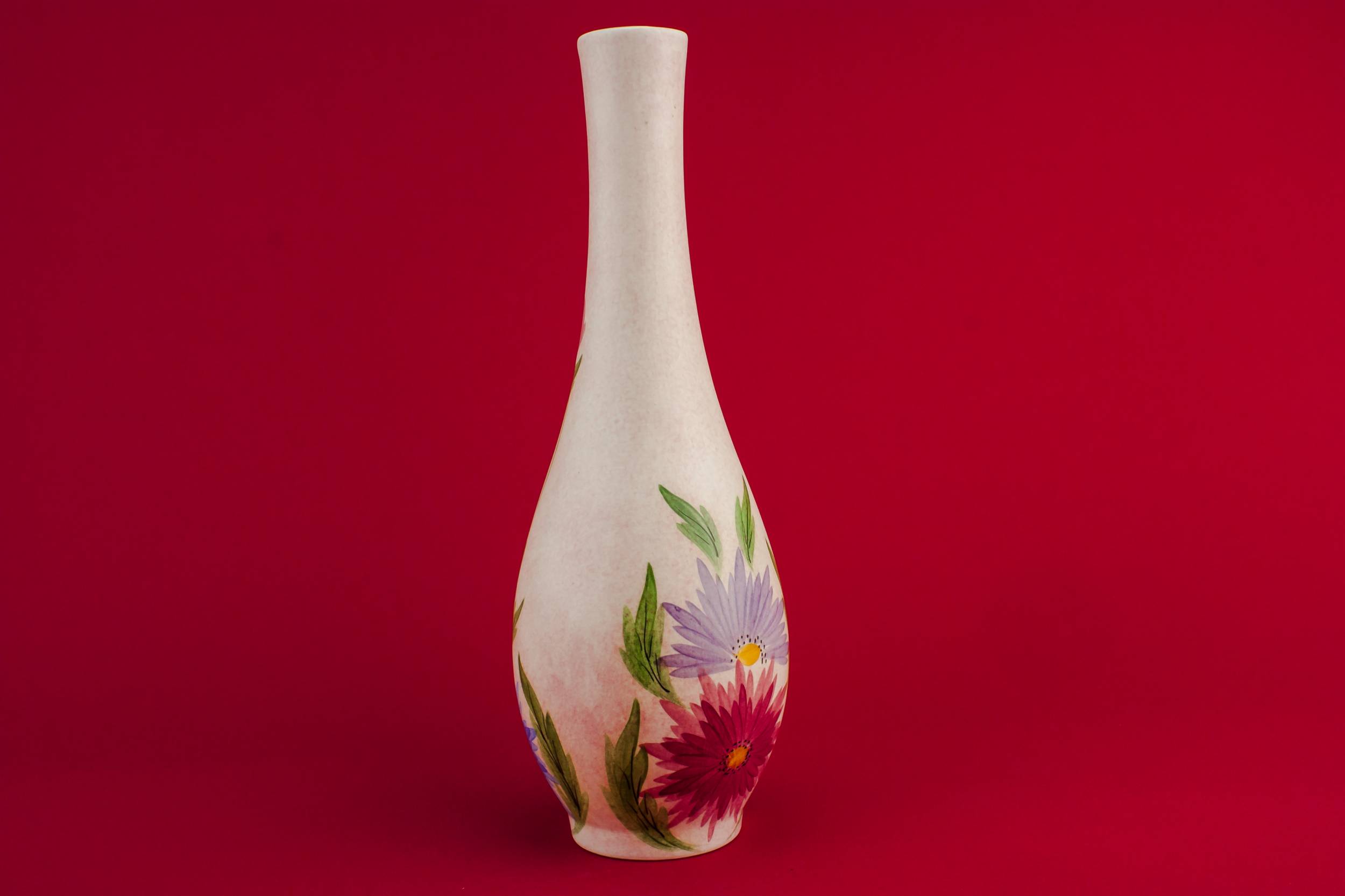 Cream Elegant Pottery — Tall baluster vase 1