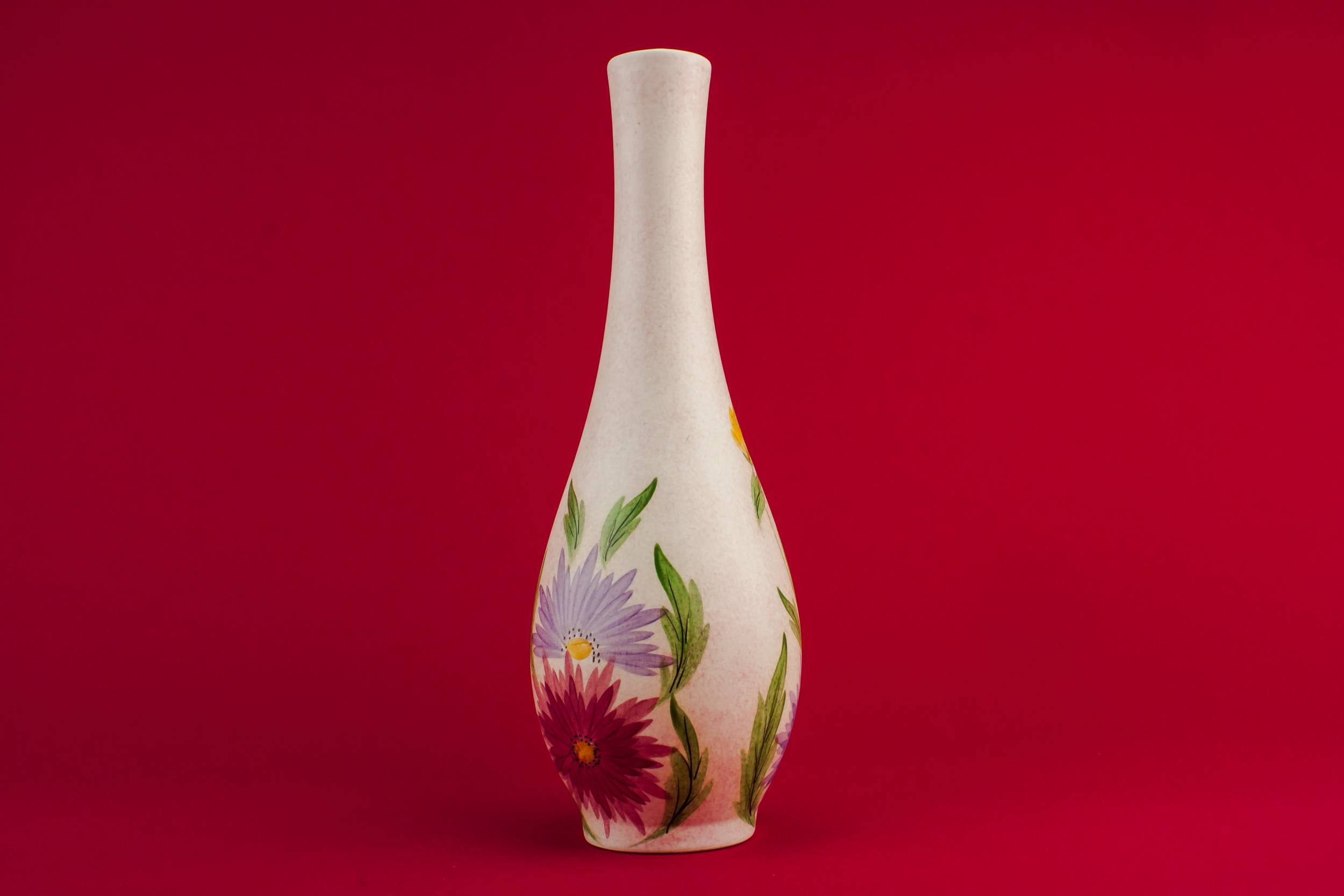 Cream Elegant Pottery — Tall baluster vase 2