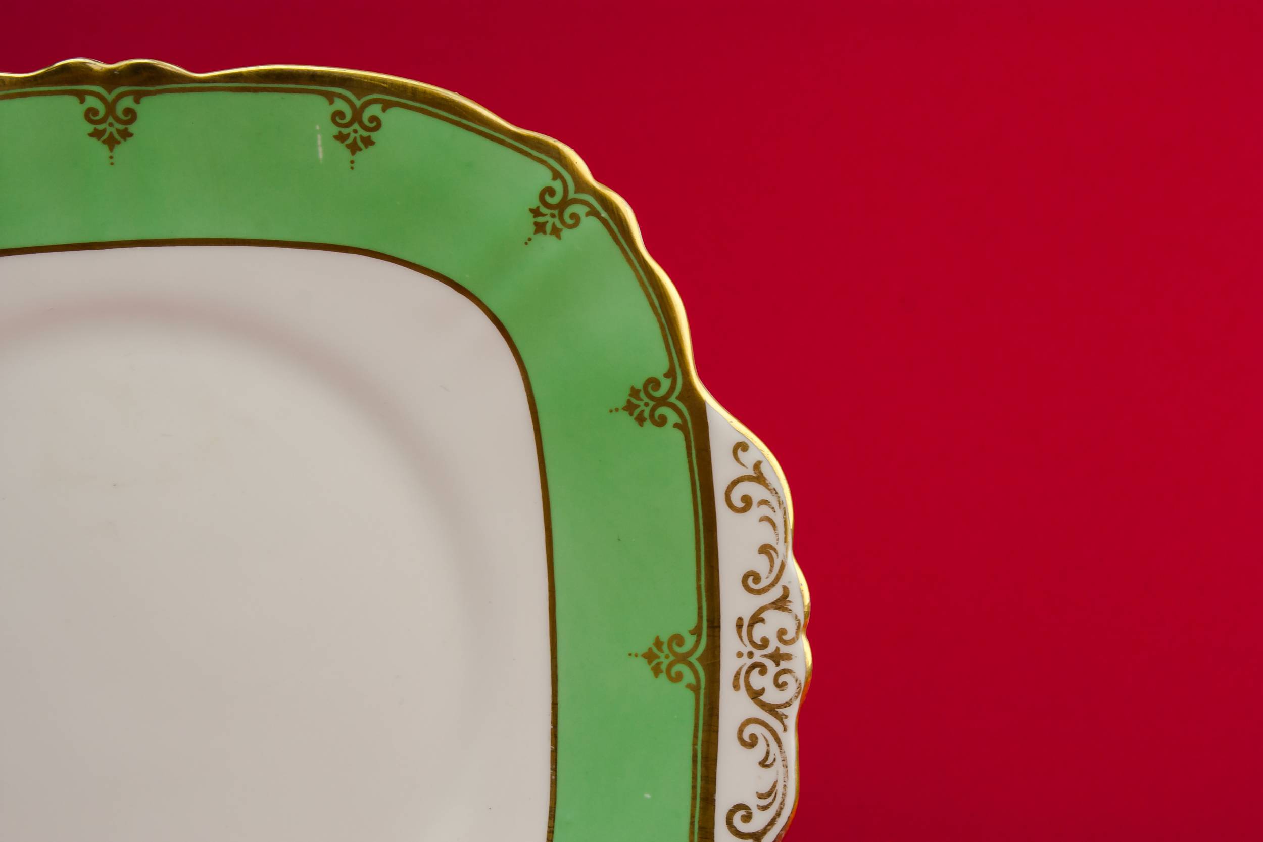 Vintage Elegant Floral — Bone china serving dish 1