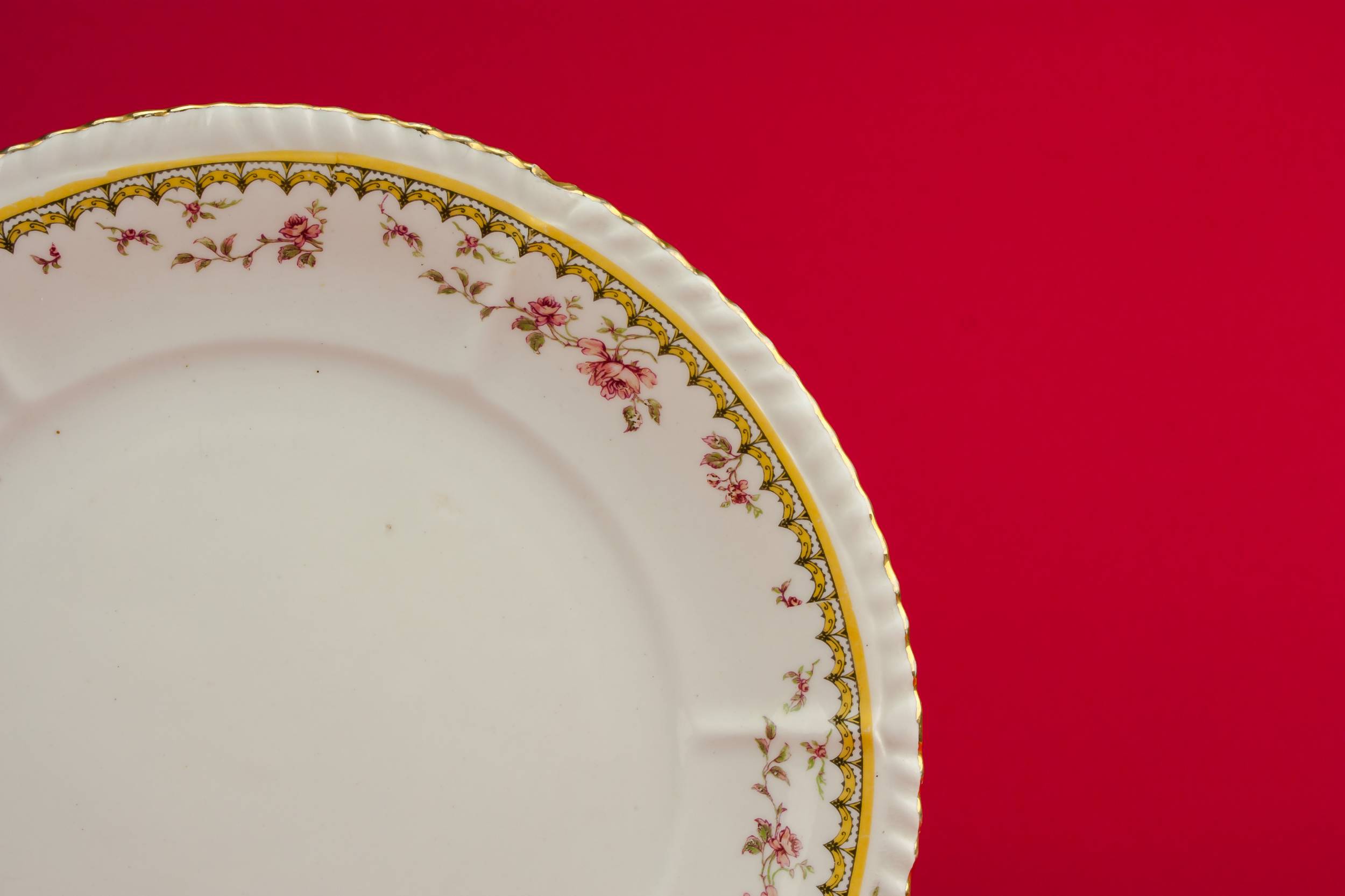 Bone China Shabby — Bone china serving dish 1