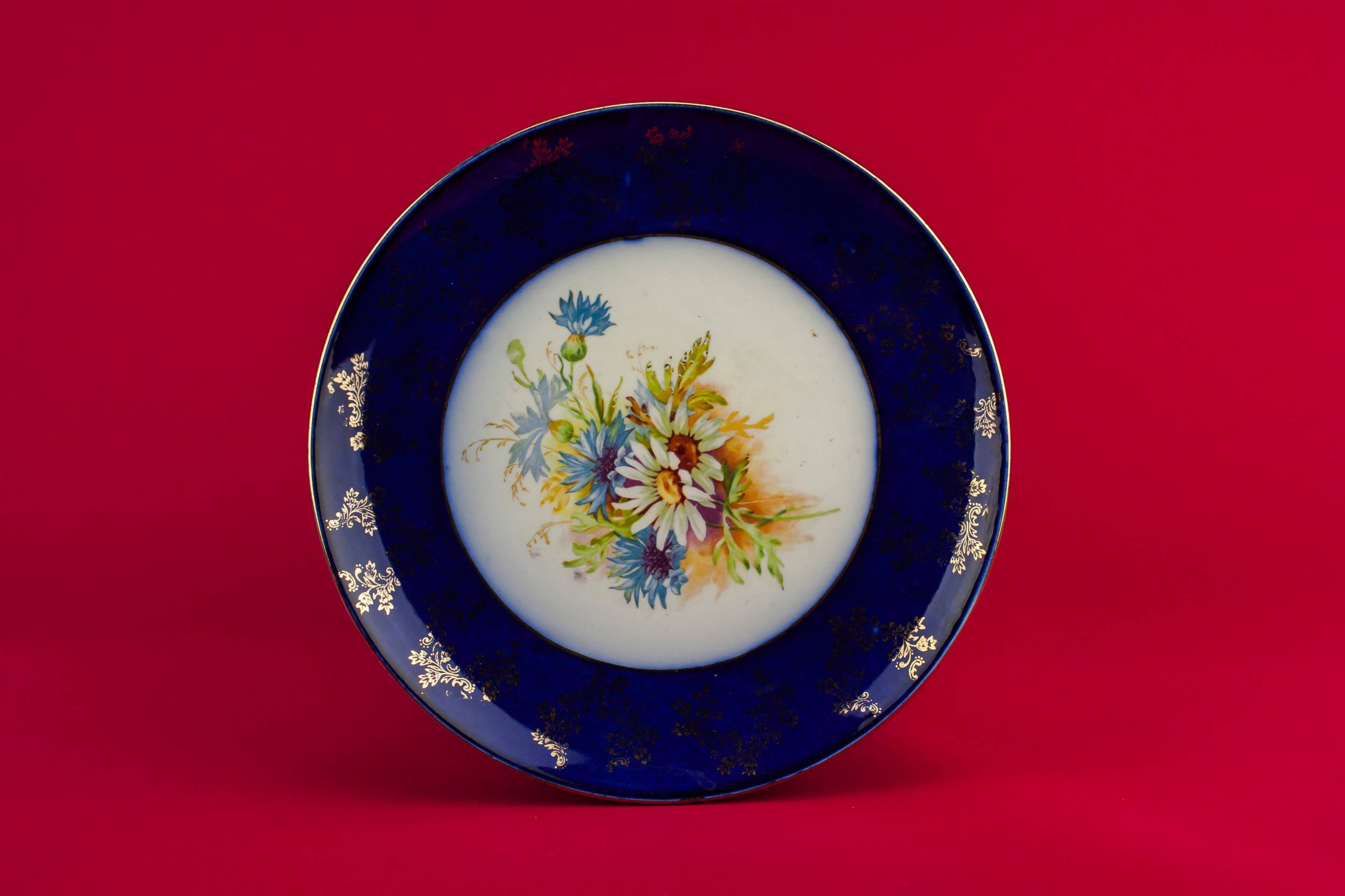 Antique Victorian Wood — Blue and white serving dish