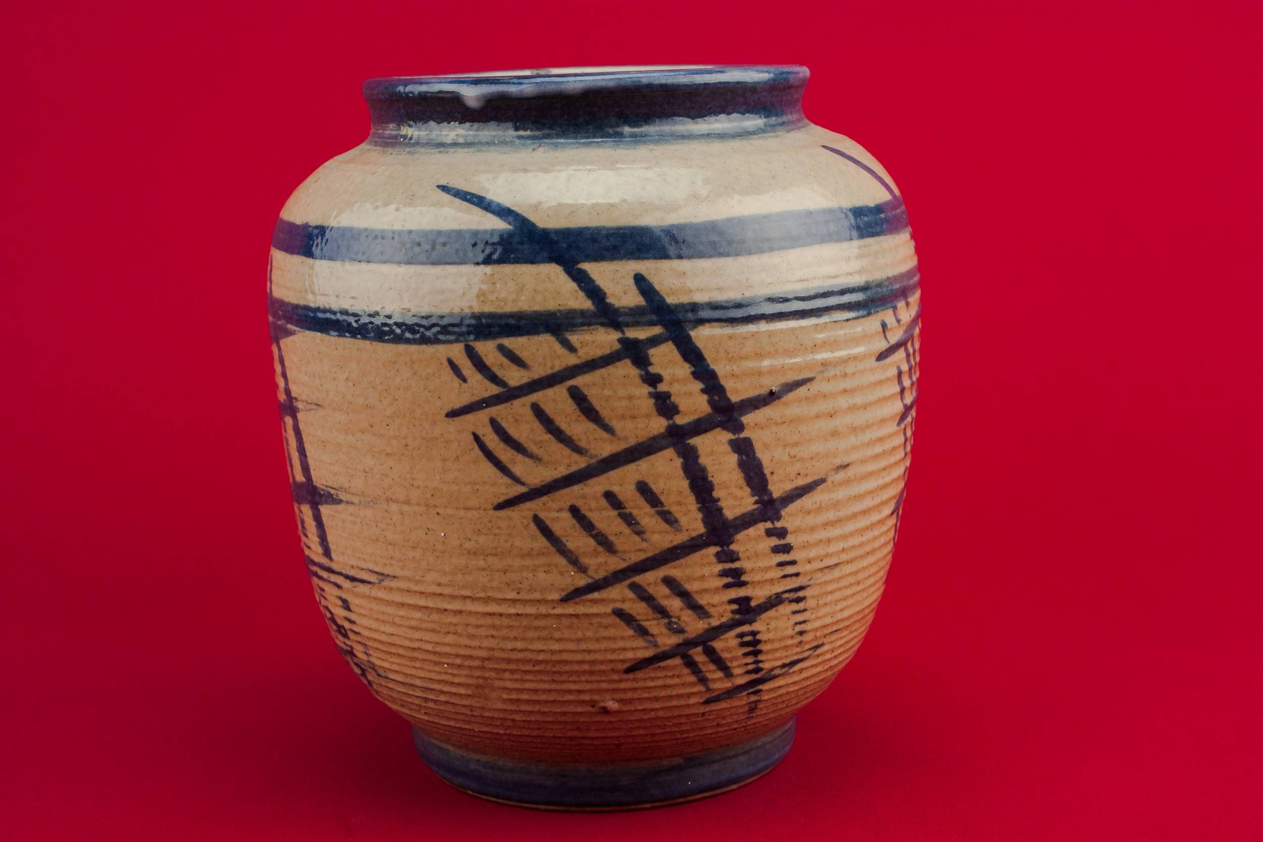 Modernist Vintage Pottery — Modernist pottery vase 1