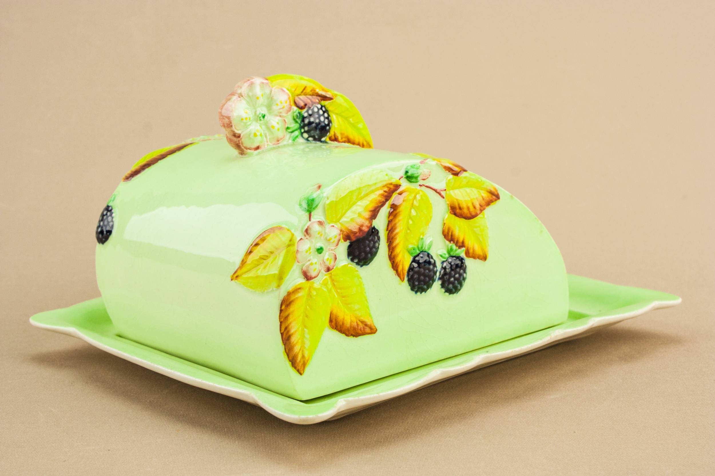 Opulent Vintage Australian — Carlton Ware cheese dish 1