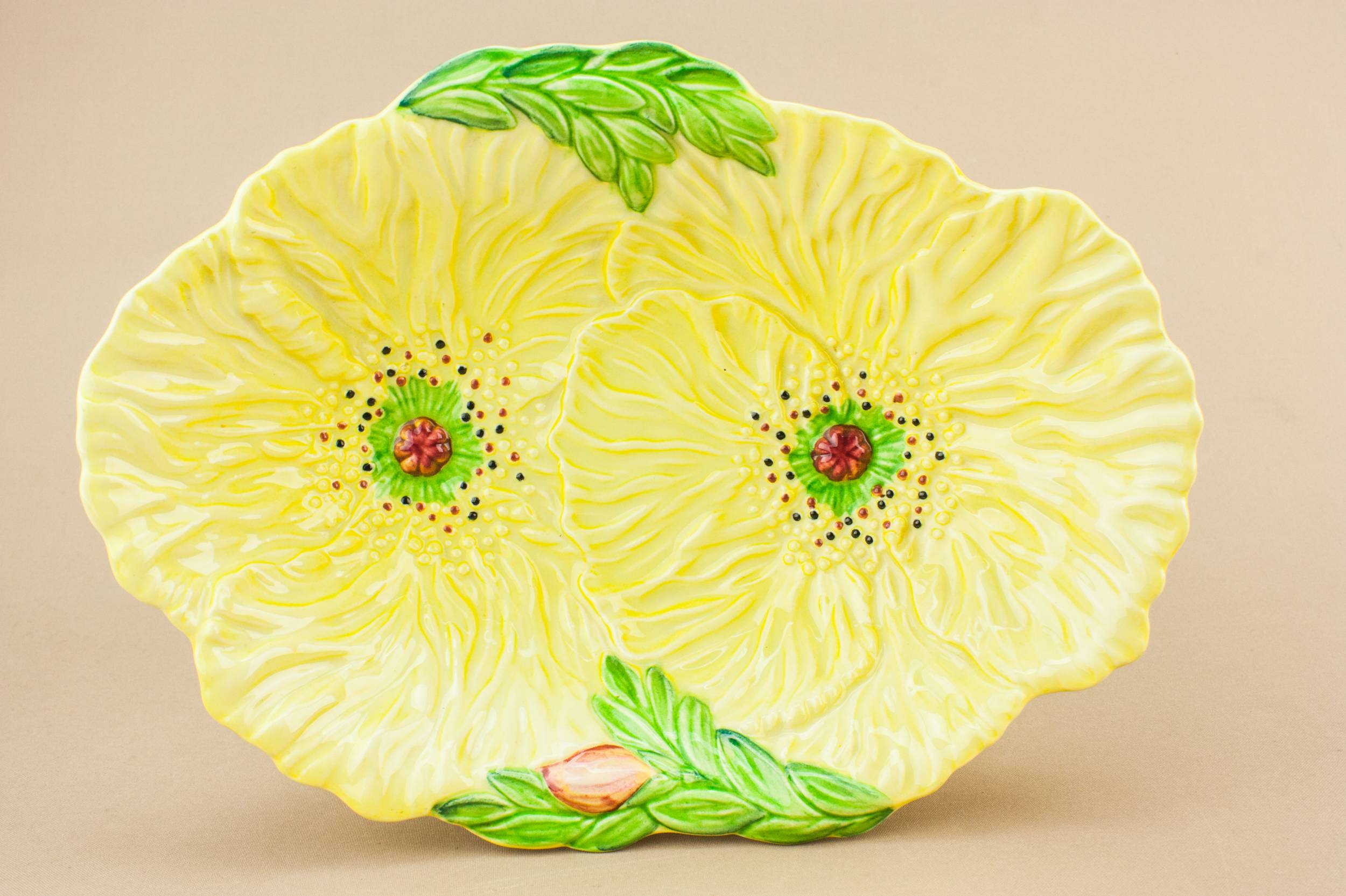 Unusual Mid-Century Modern — Pottery serving bowl 1