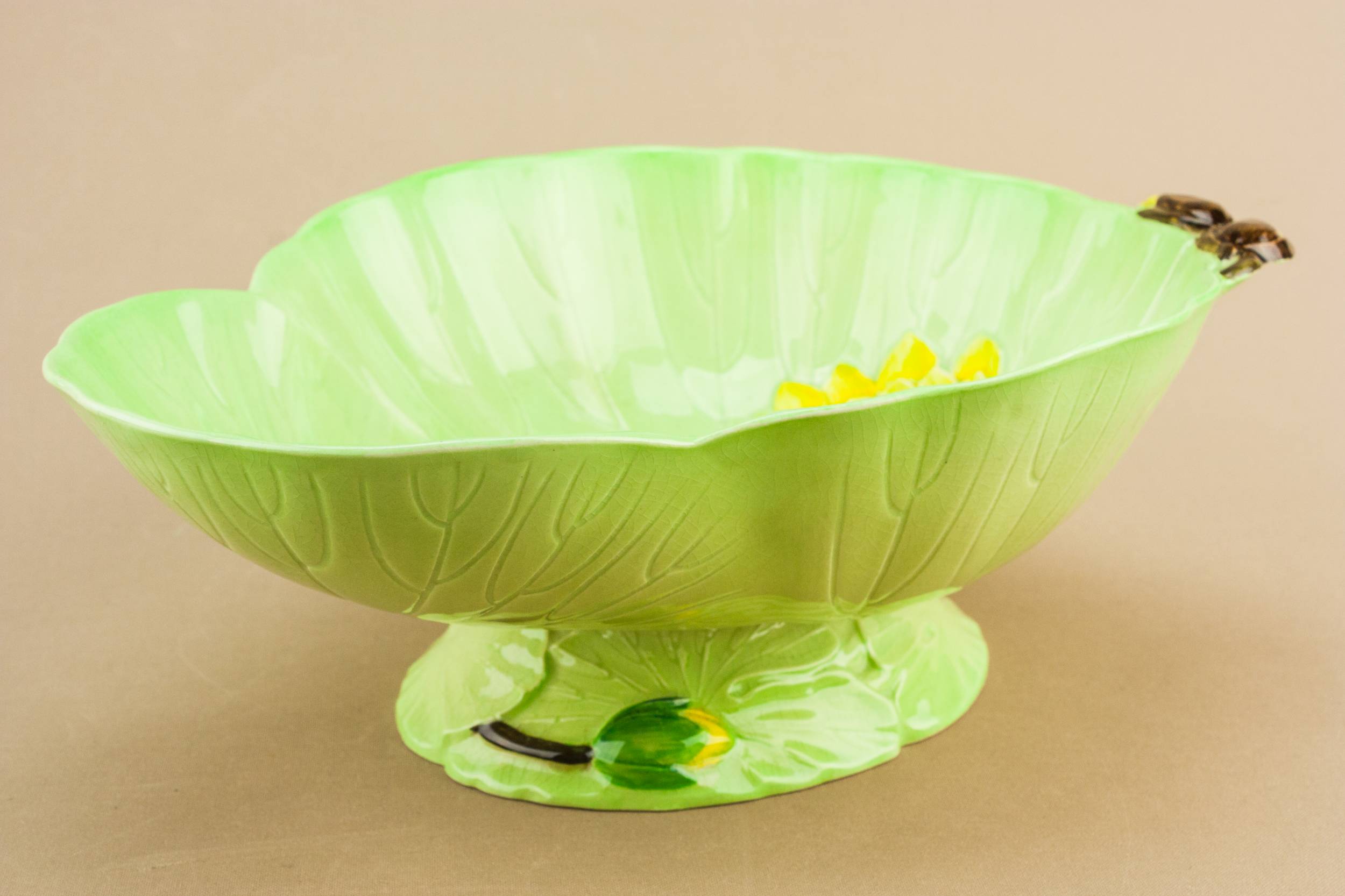 Vintage Charming Australian — Lily shaped Carlton bowl 1
