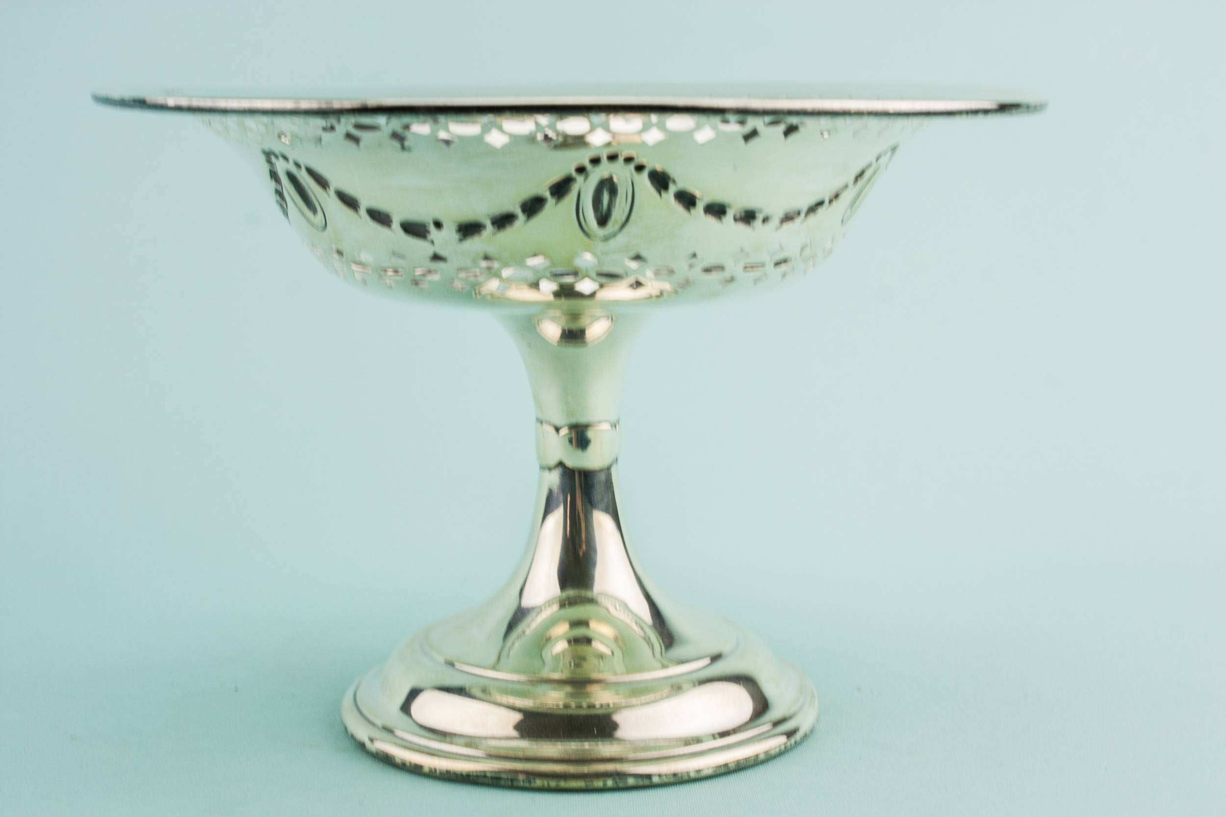 Antique Elegant Swags — Sterling silver serving bowl 2