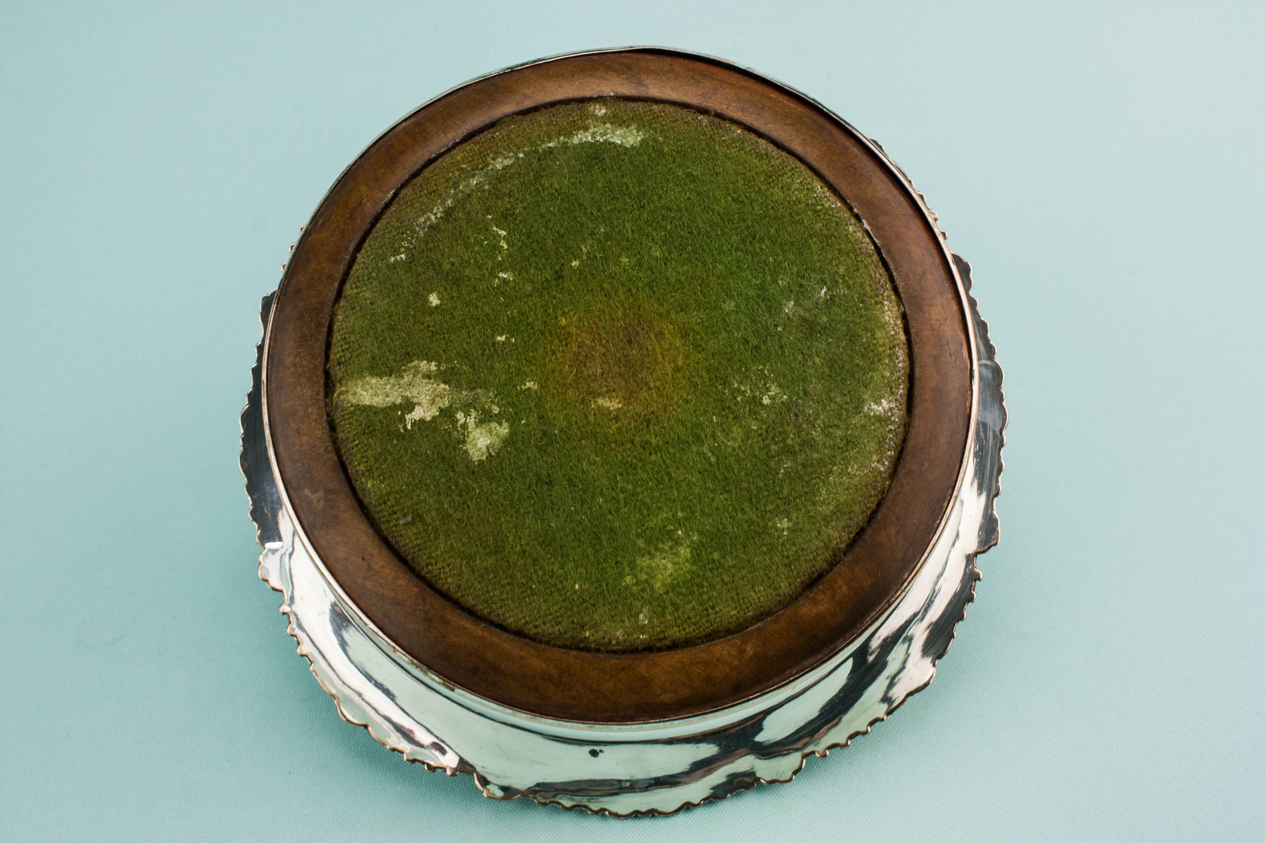 Silver Plated Metal — Wine bottle coaster 3