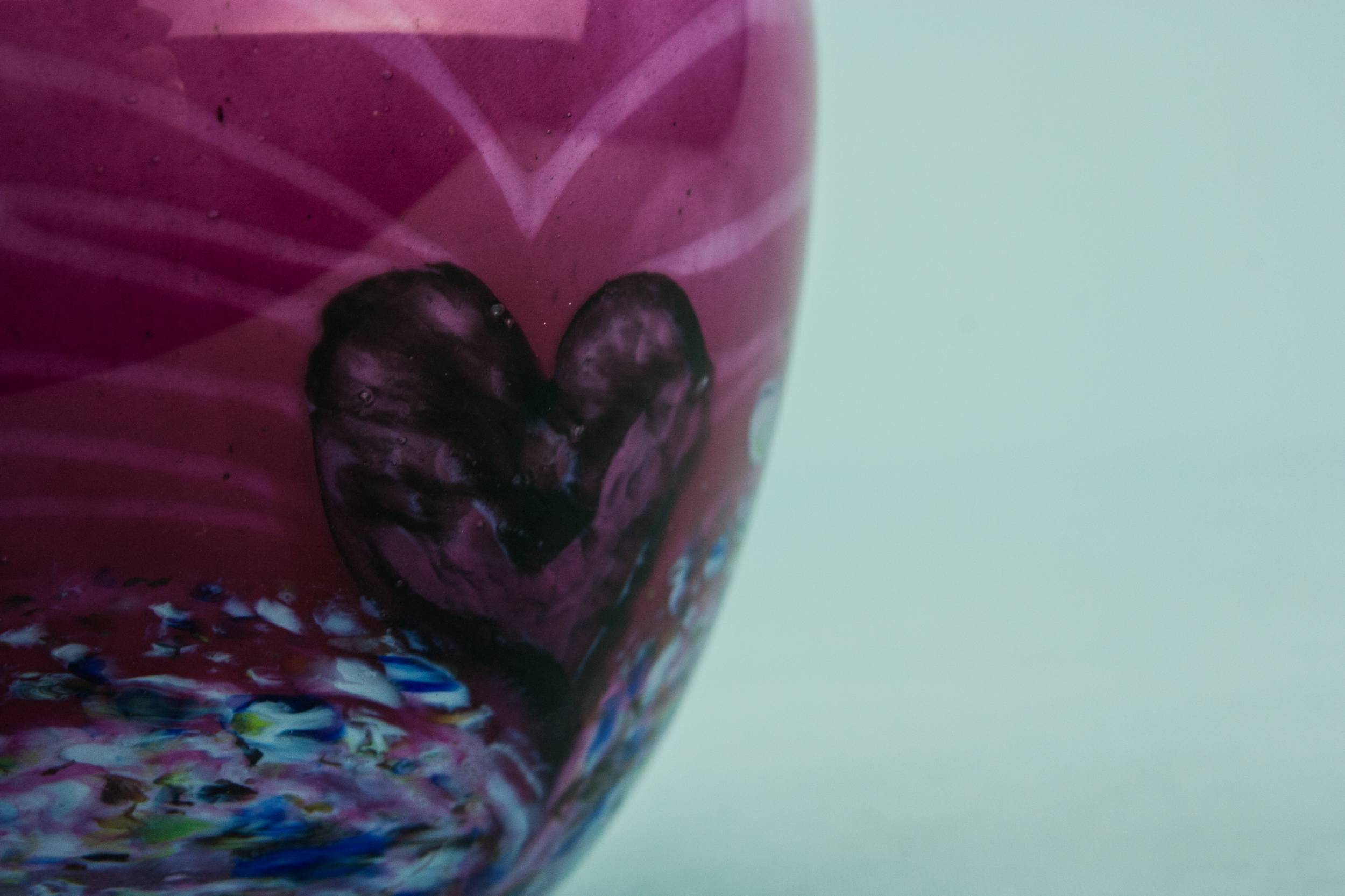 Elegant Modernist Glass — Caithness glass vase 3