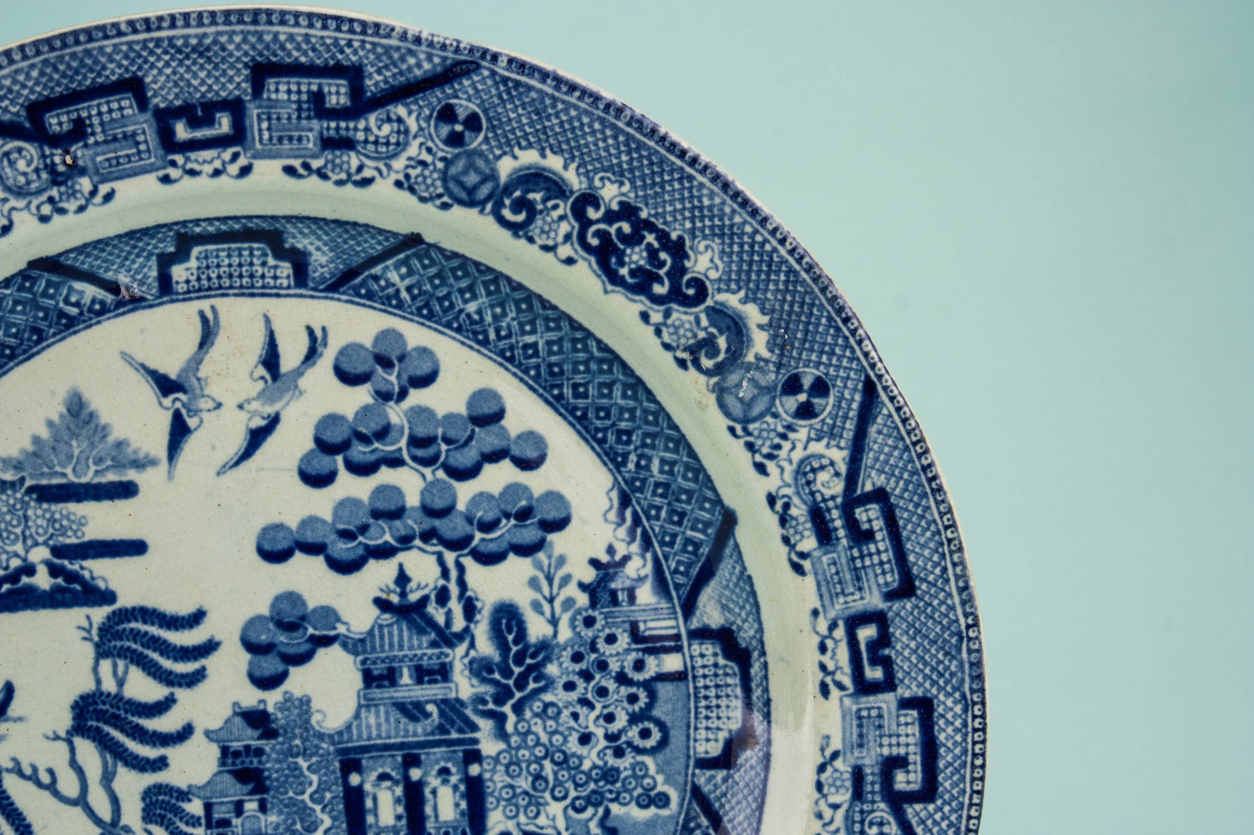 Spectacular Pottery DINNER — Blue and white dinner plate 1