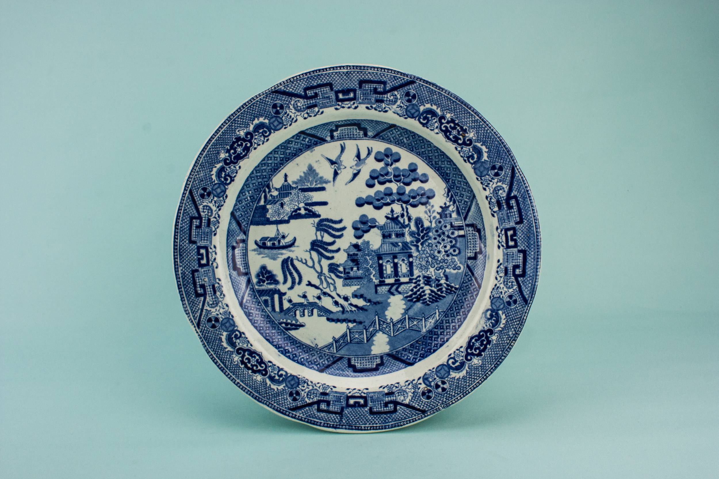 Victorian Antique Willow — Victorian pottery dinner plate