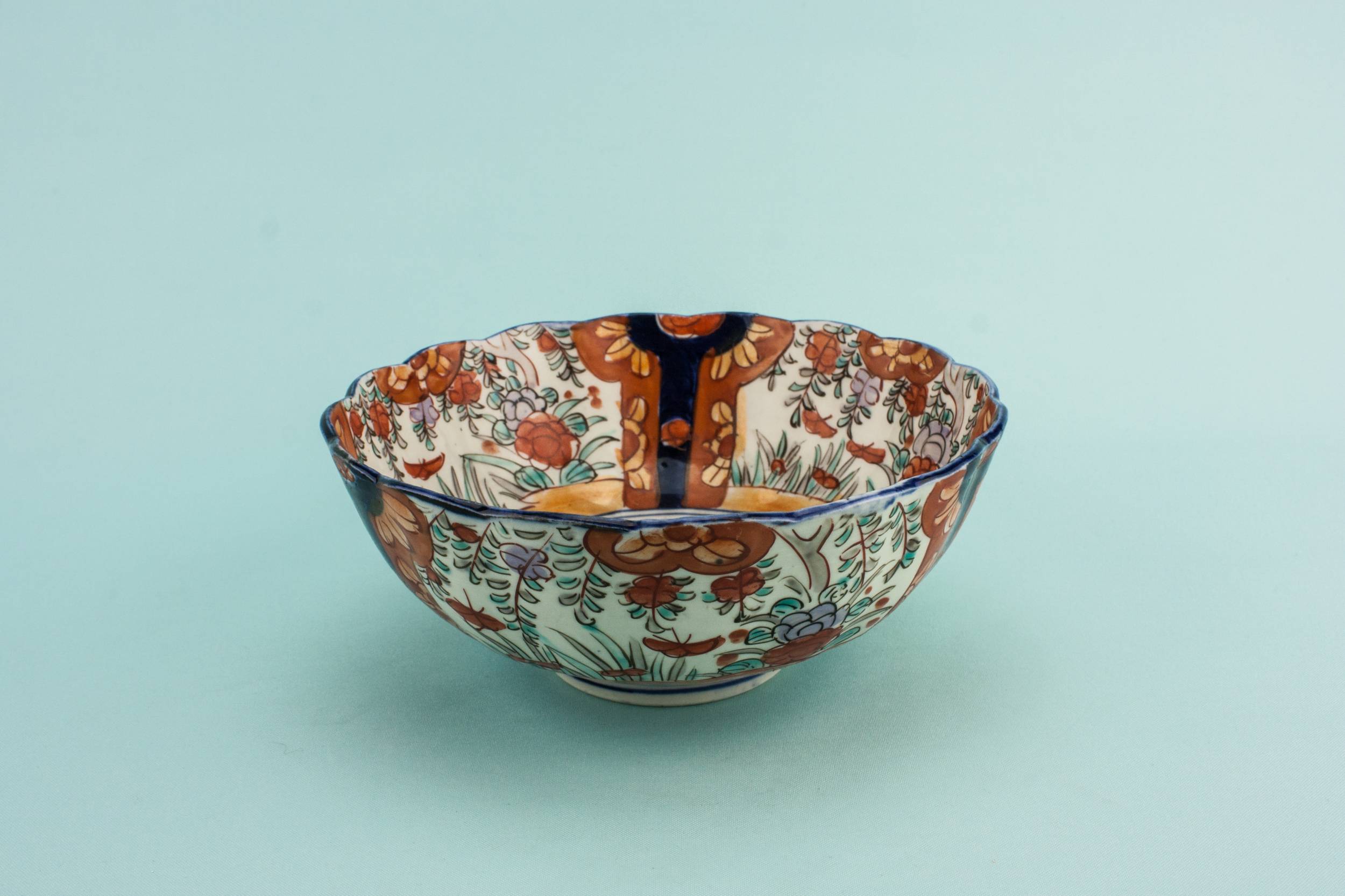 Antique Porcelain Floral — Imari porcelain bowl