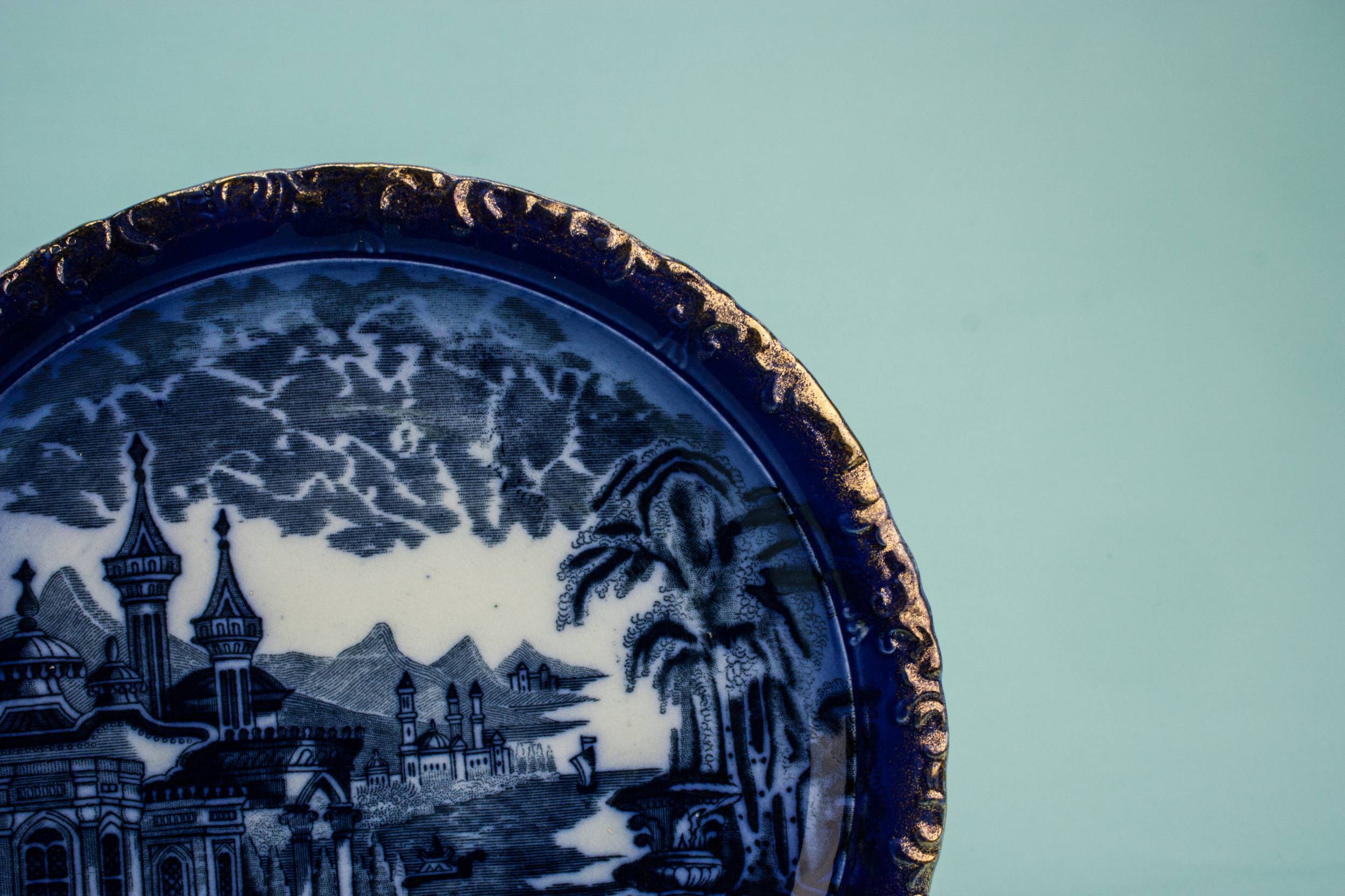 Beautiful Antique Pottery — Flow blue serving dish 1