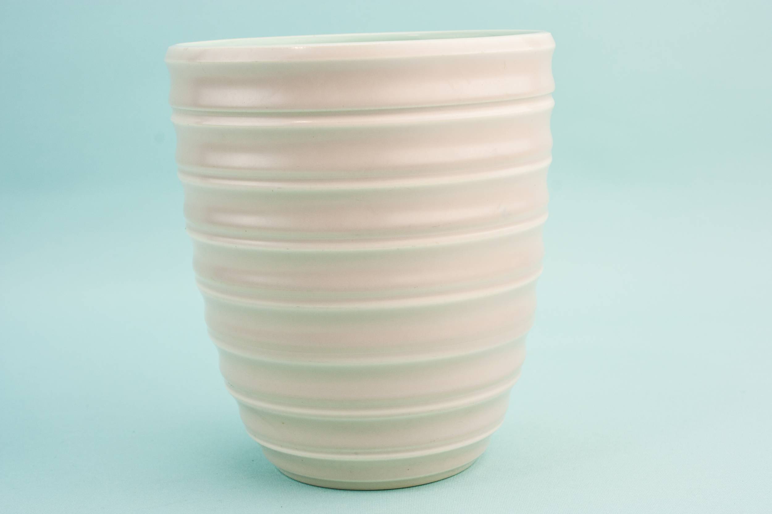 Vintage Elegant VASE — Small pottery vase 1
