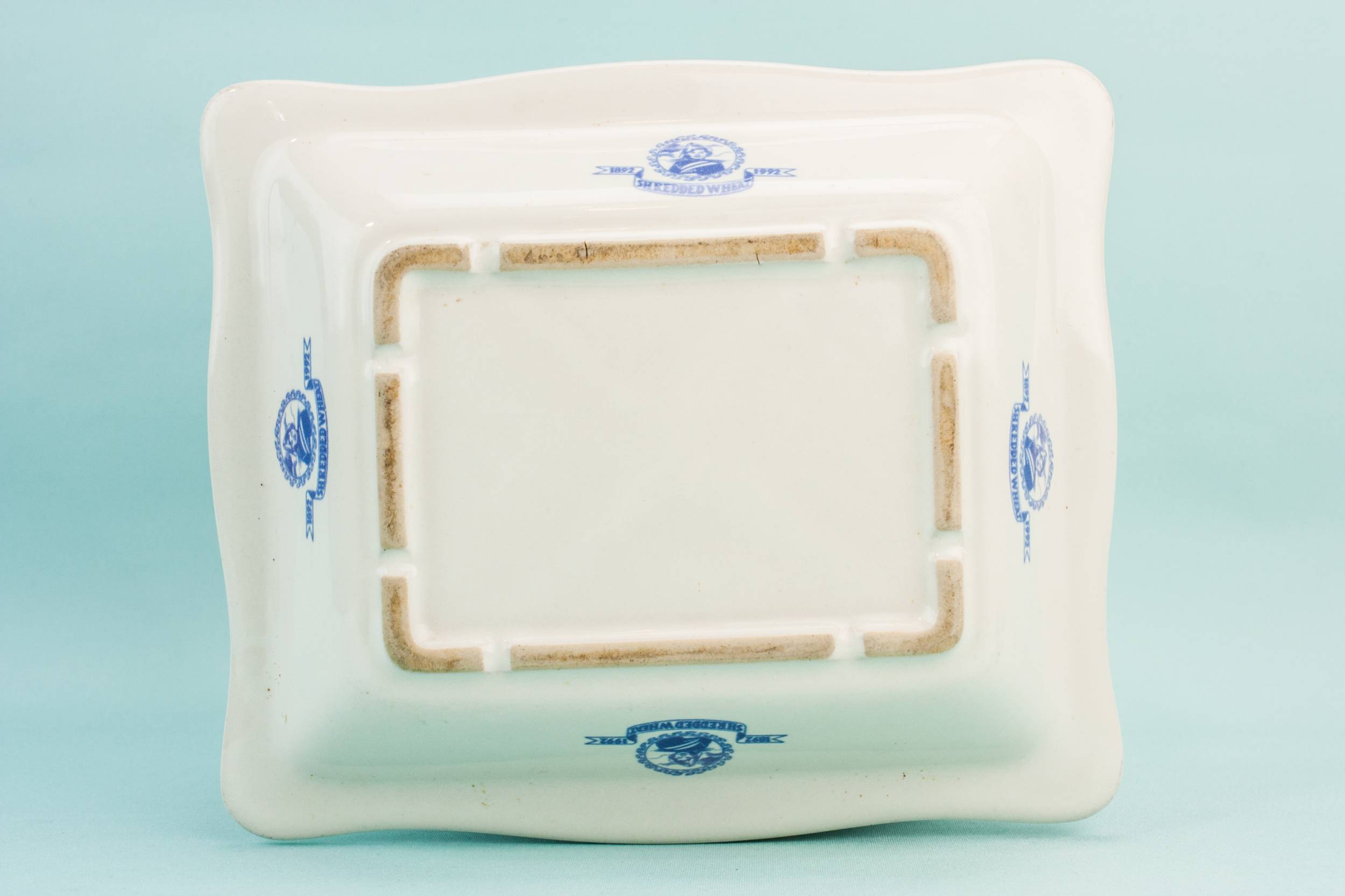Stylish Vintage Serving — Blue and white serving dish 2