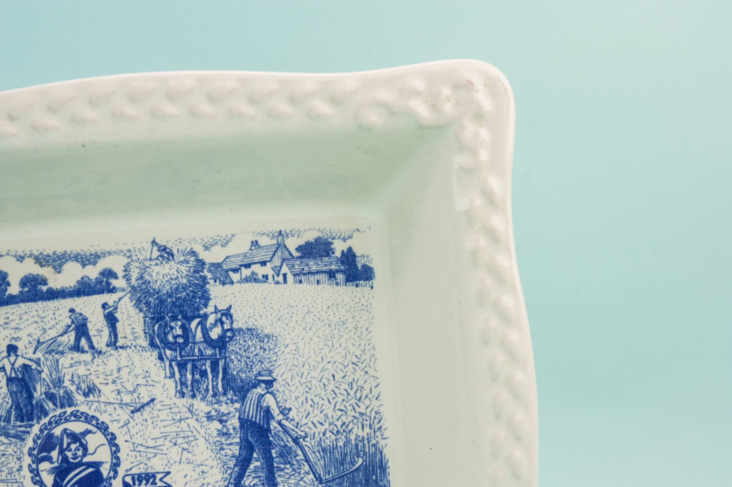 Stylish Vintage Serving — Blue and white serving dish 1