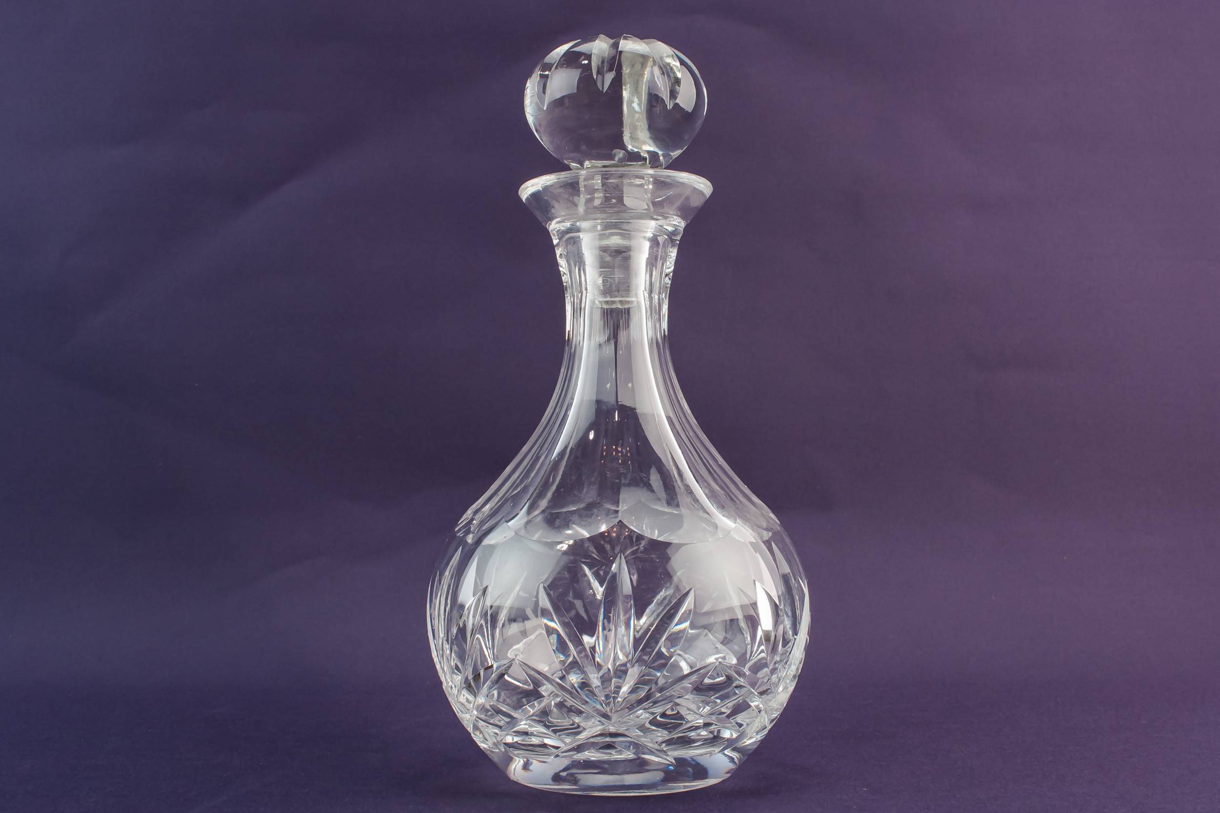 Vintage Large Wine — Cut glass globular decanter 4